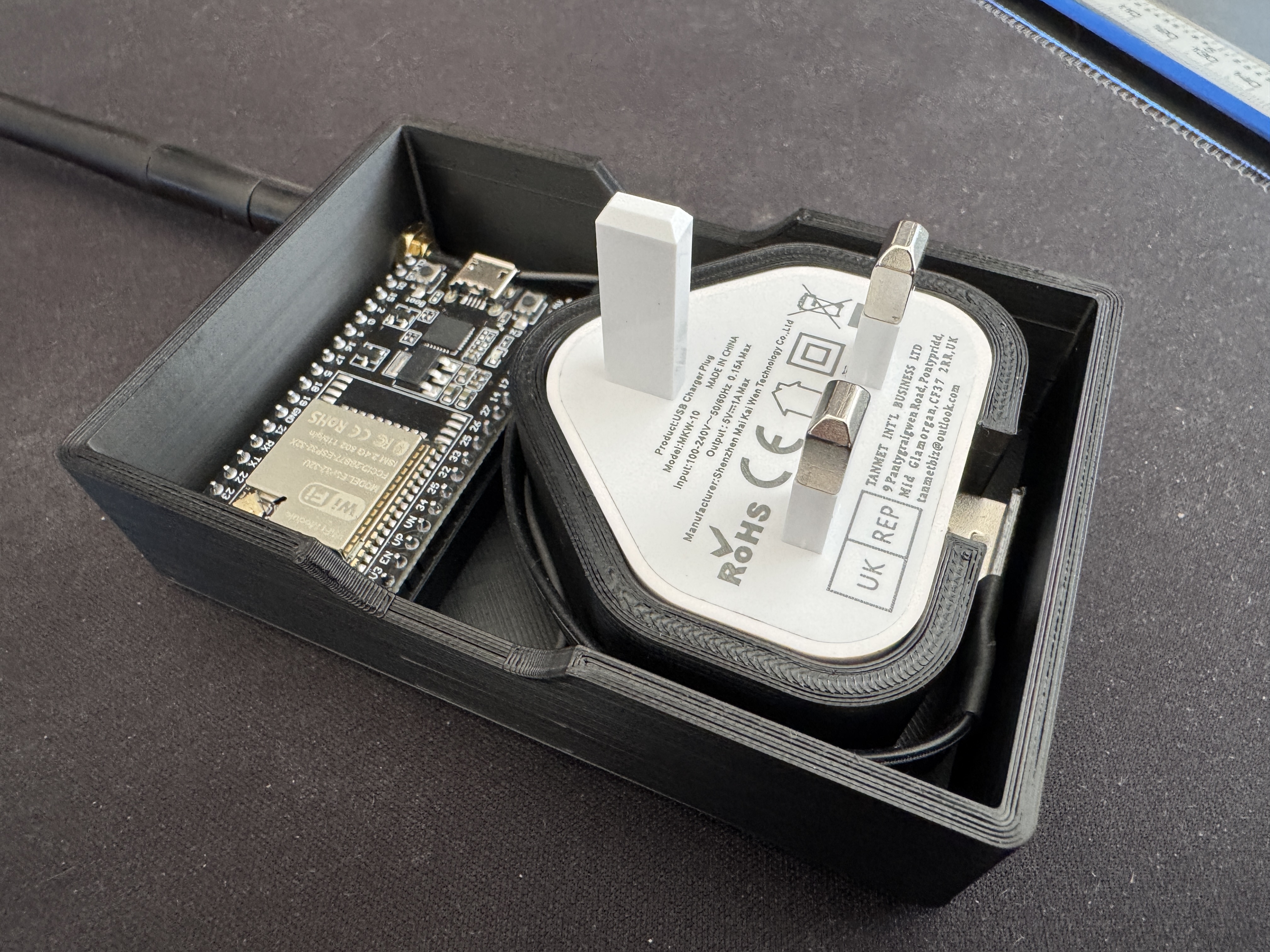 Case for ESP32 bluetooth proxy including external aerial