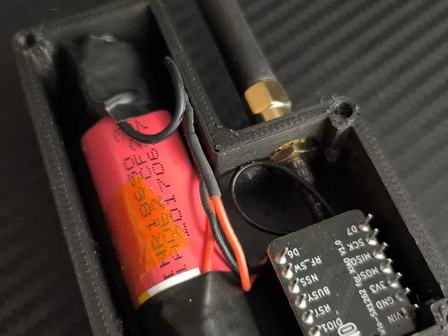 Xiao NRF52840 case with 18650 battery