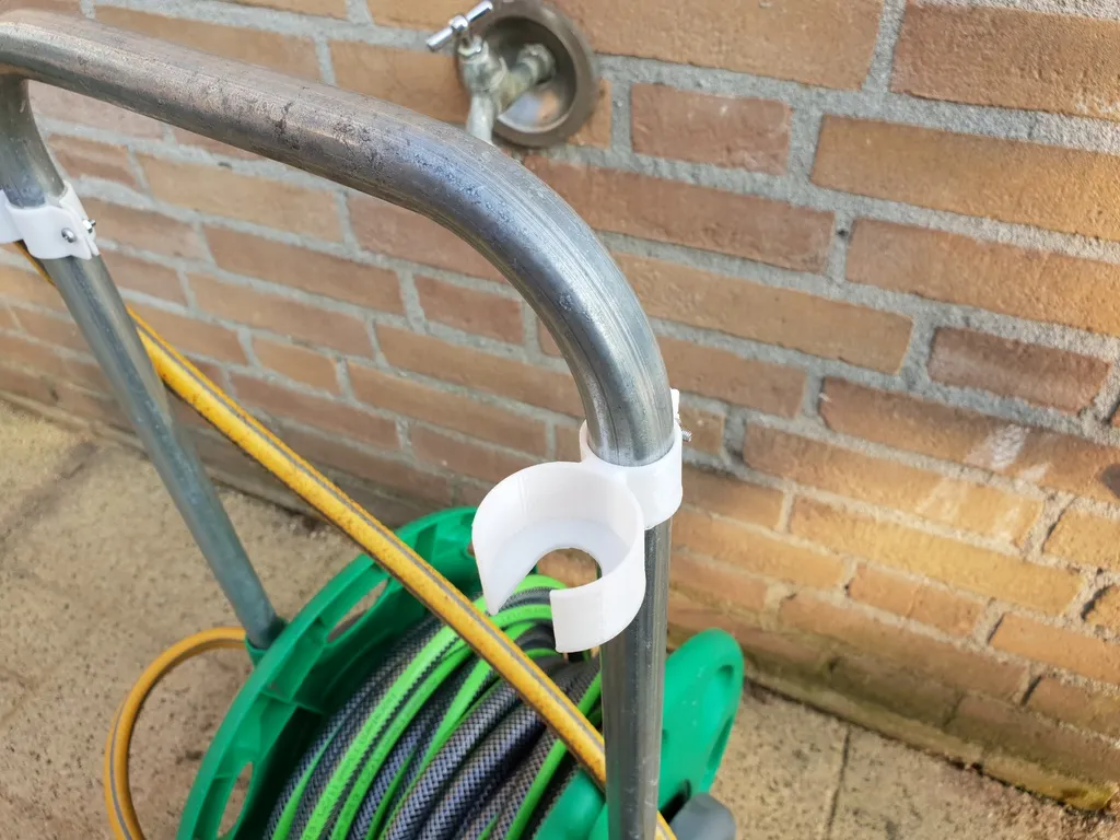 Hozelock reel hose holder od autora Jaapp