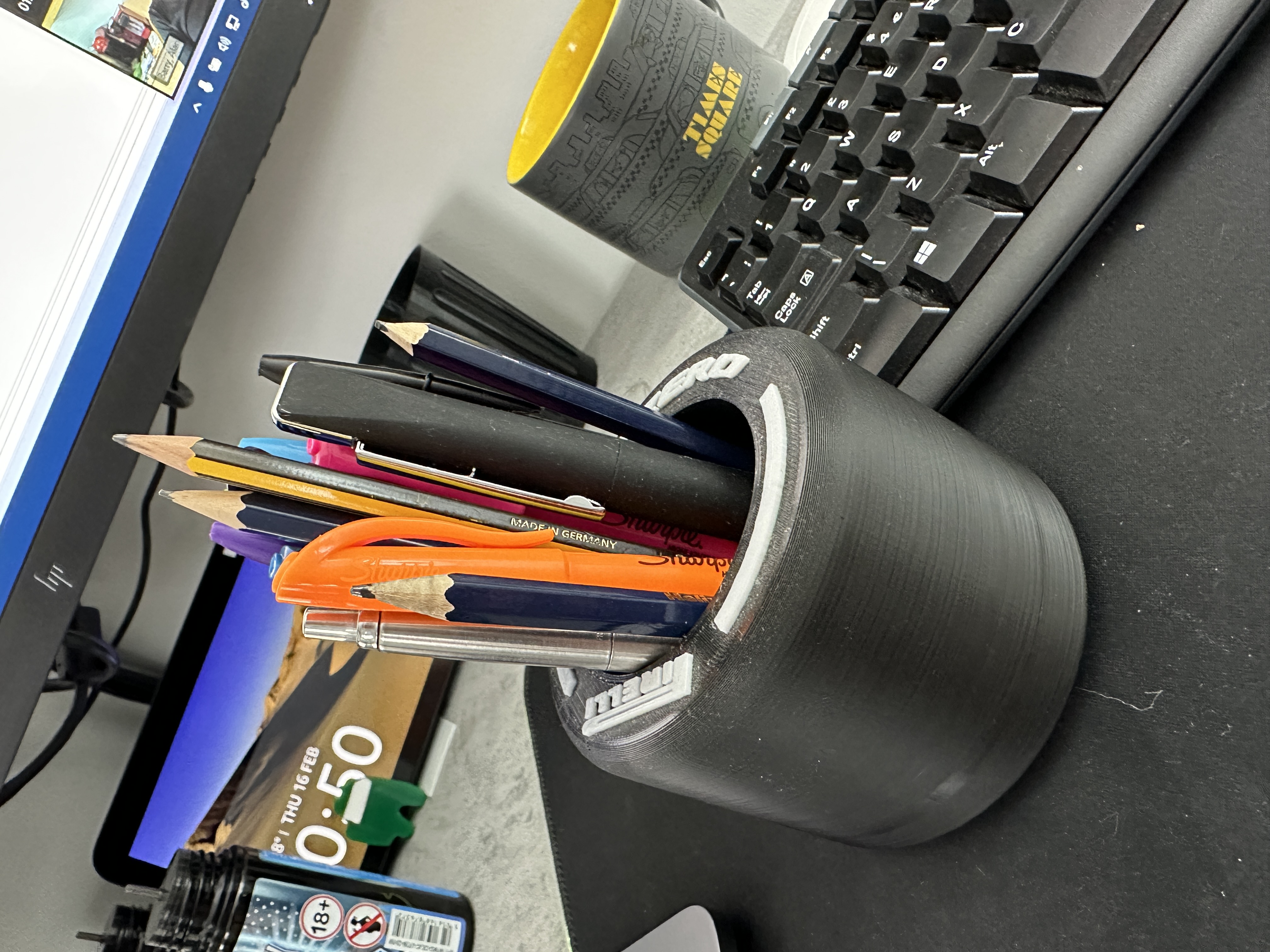 F1 Tyre / Tire Pirelli P-Zero Pen Holder