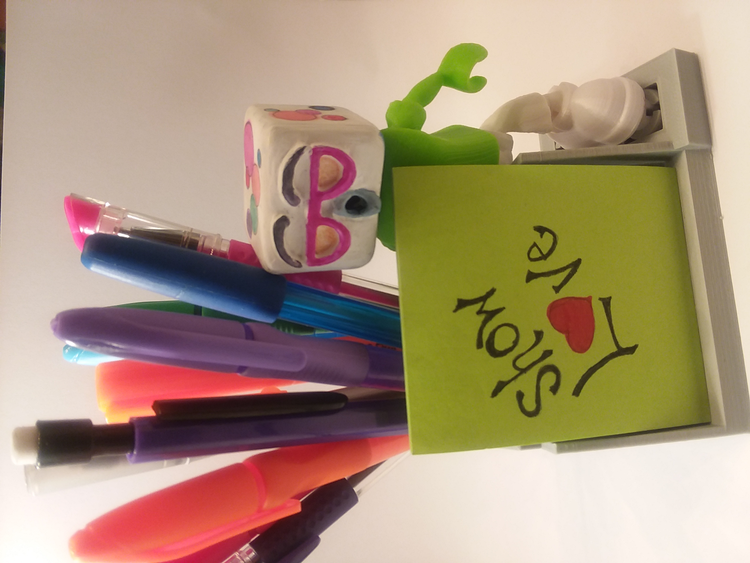 Boxseez Pen Stands