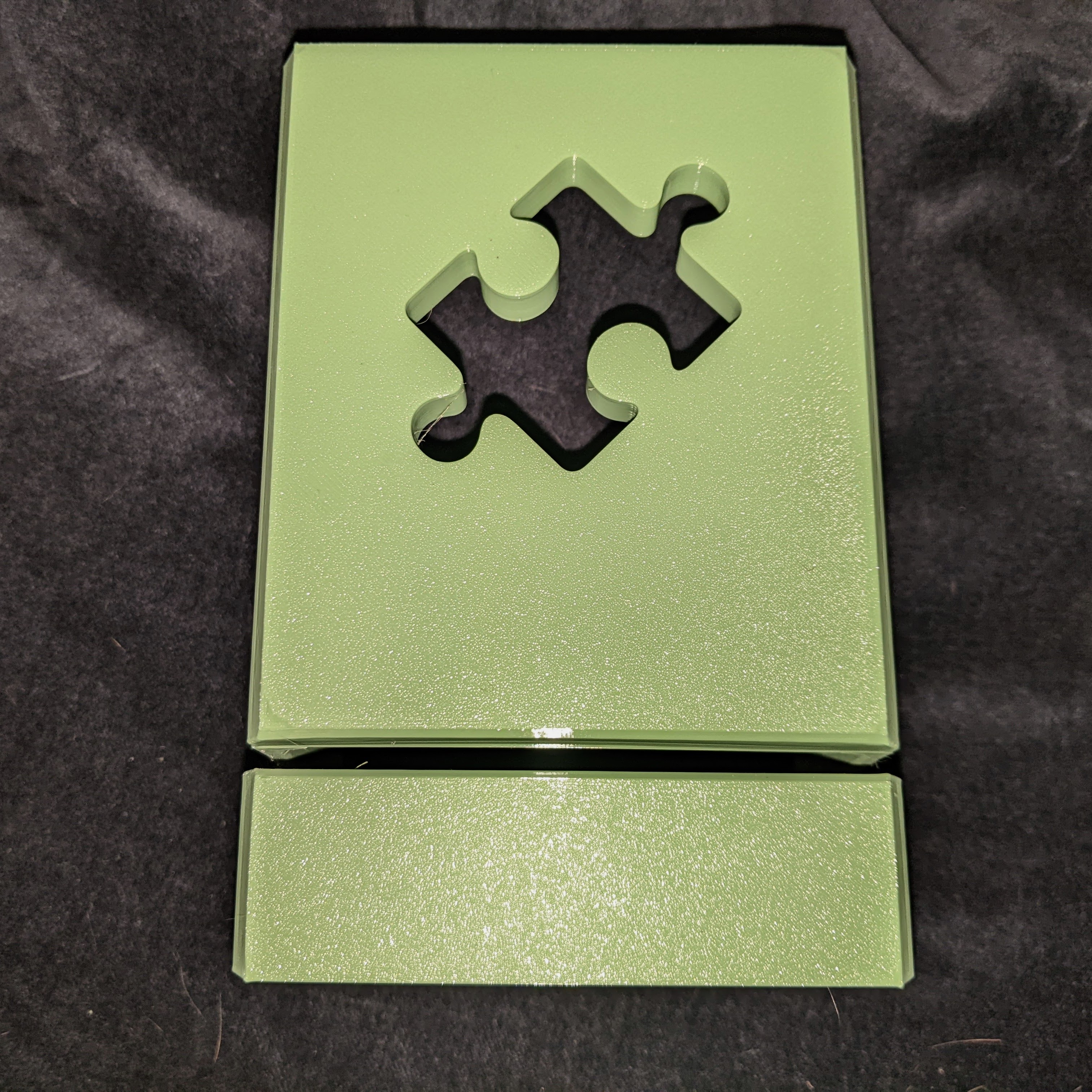 Puzzle Lid Holder