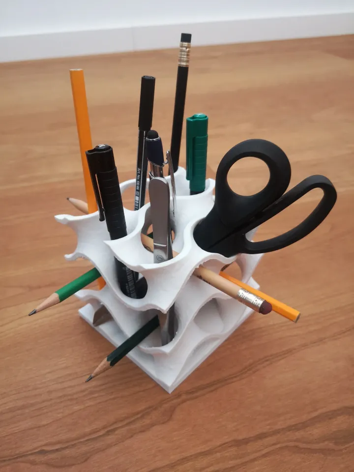 Gyroid pen holder with knurled screw cap by Matteo Cristini, Download free  STL model