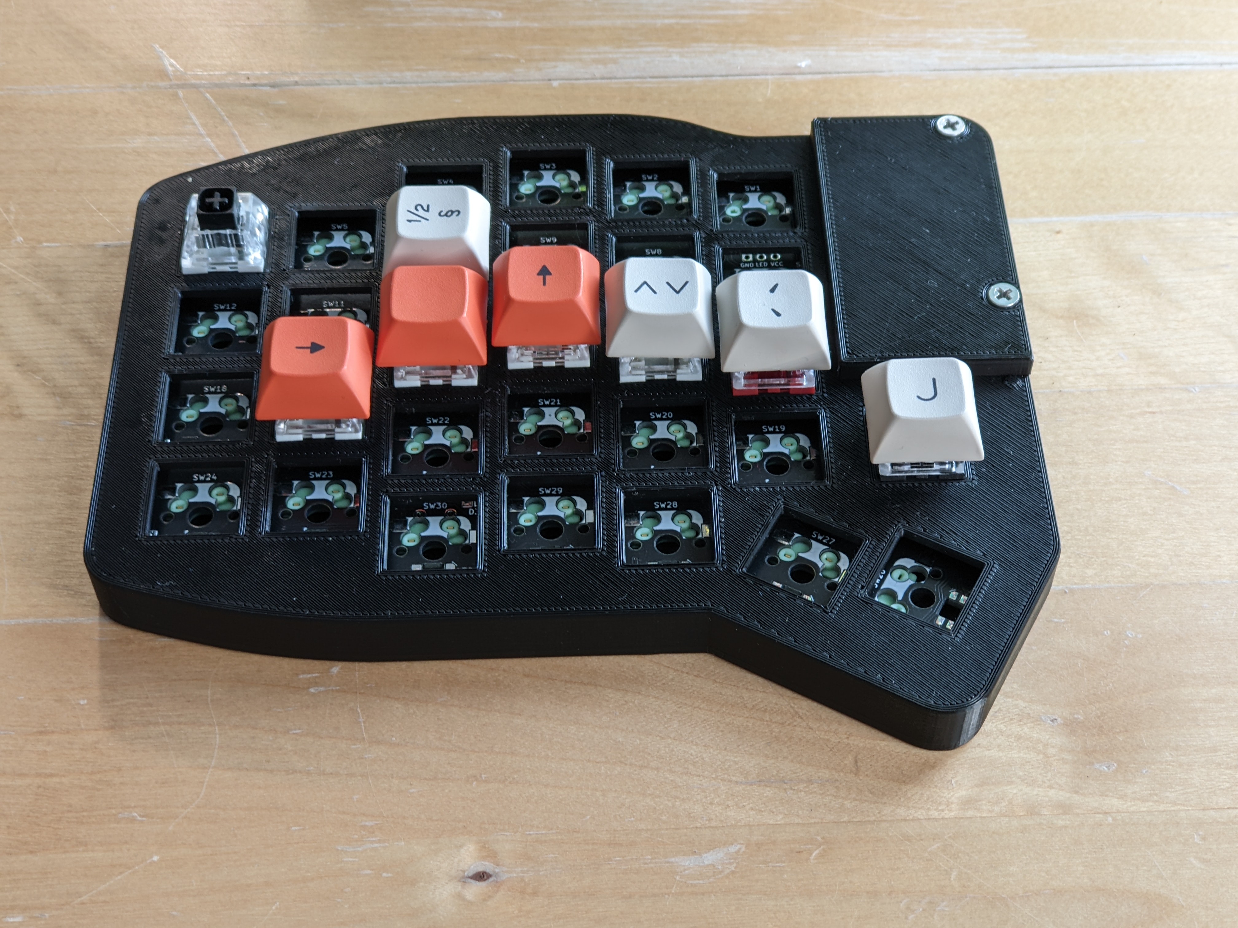 Miniatura 2 do modelo 3D Kimiko split keyboard case