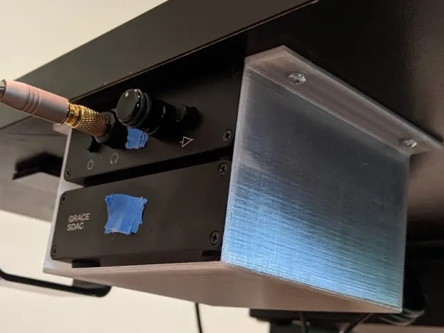 SDAC + O2 Desk Mount