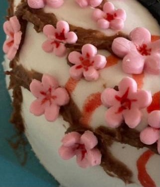 Small flower / cookie cutter for cake decoration
