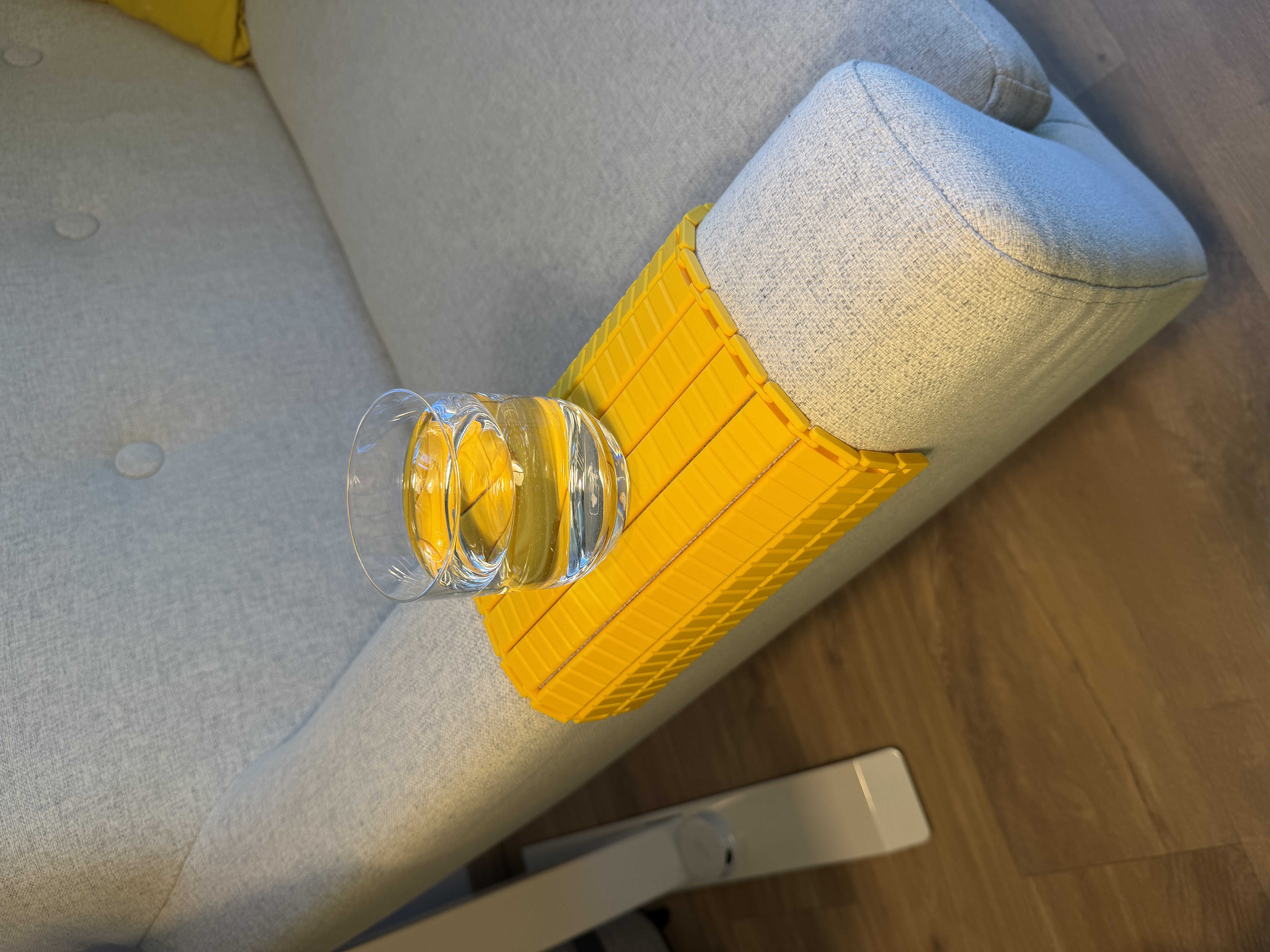 Miniatura 5 do modelo 3D Foldable Couch Armrest Tray