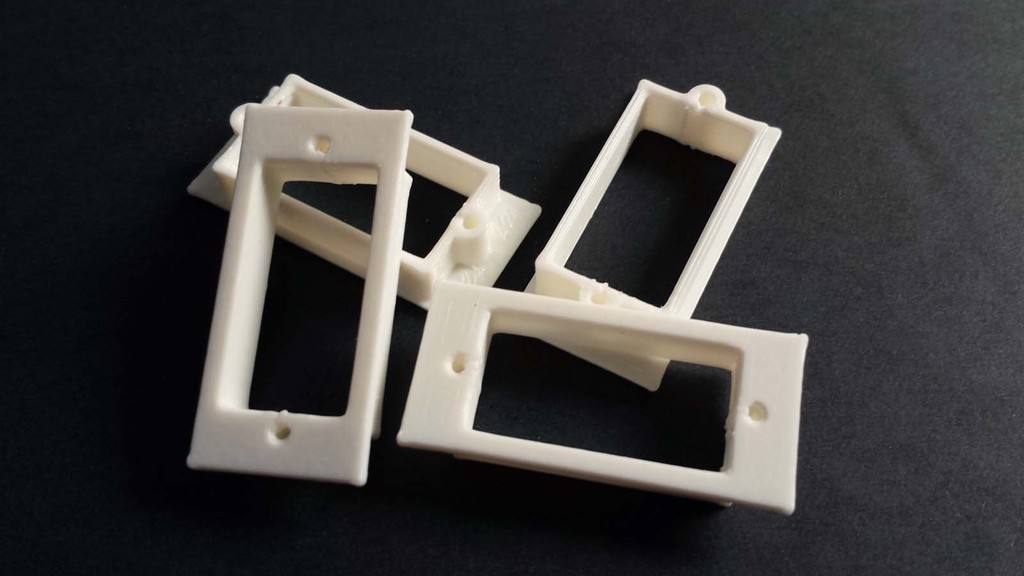 Servo Screw-Mounting Frame for Foamboard Airplanes