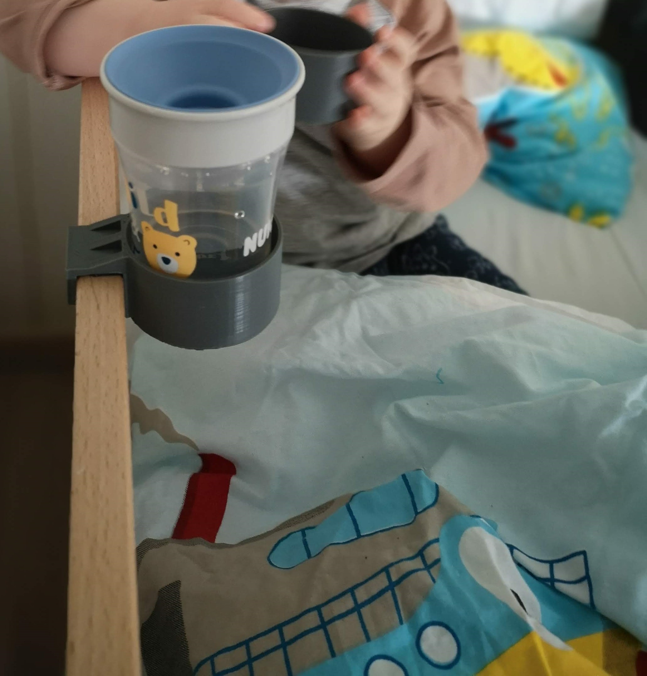 cup holder for my child's bed/ Becherhalter für das Bett meines Kindes