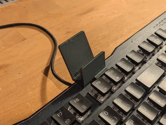 ROCCAT Vulcan 121 AIMO Phone mount