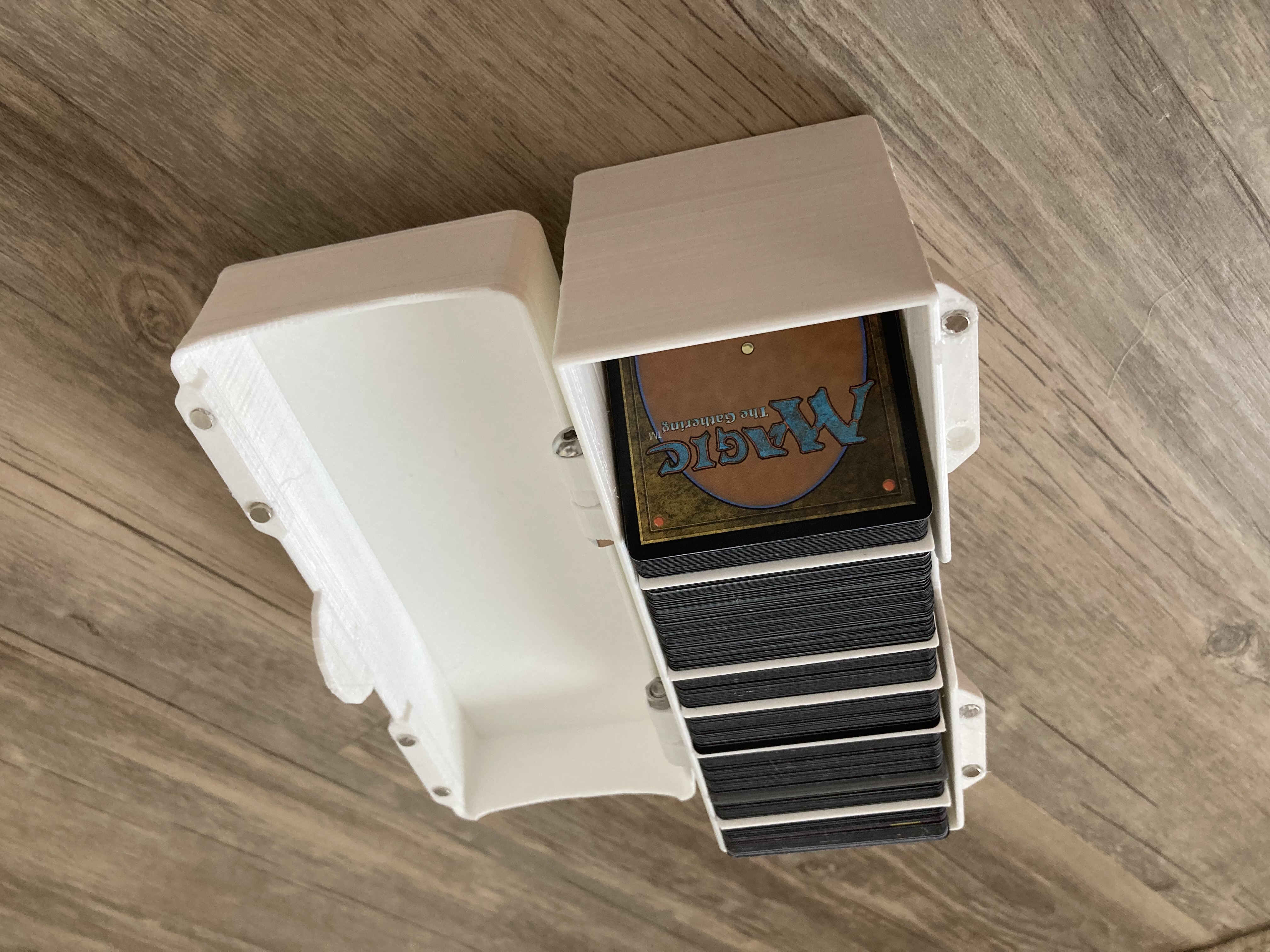 Trading Card Box with M5 Screw-Hinges and Magnetic Closure