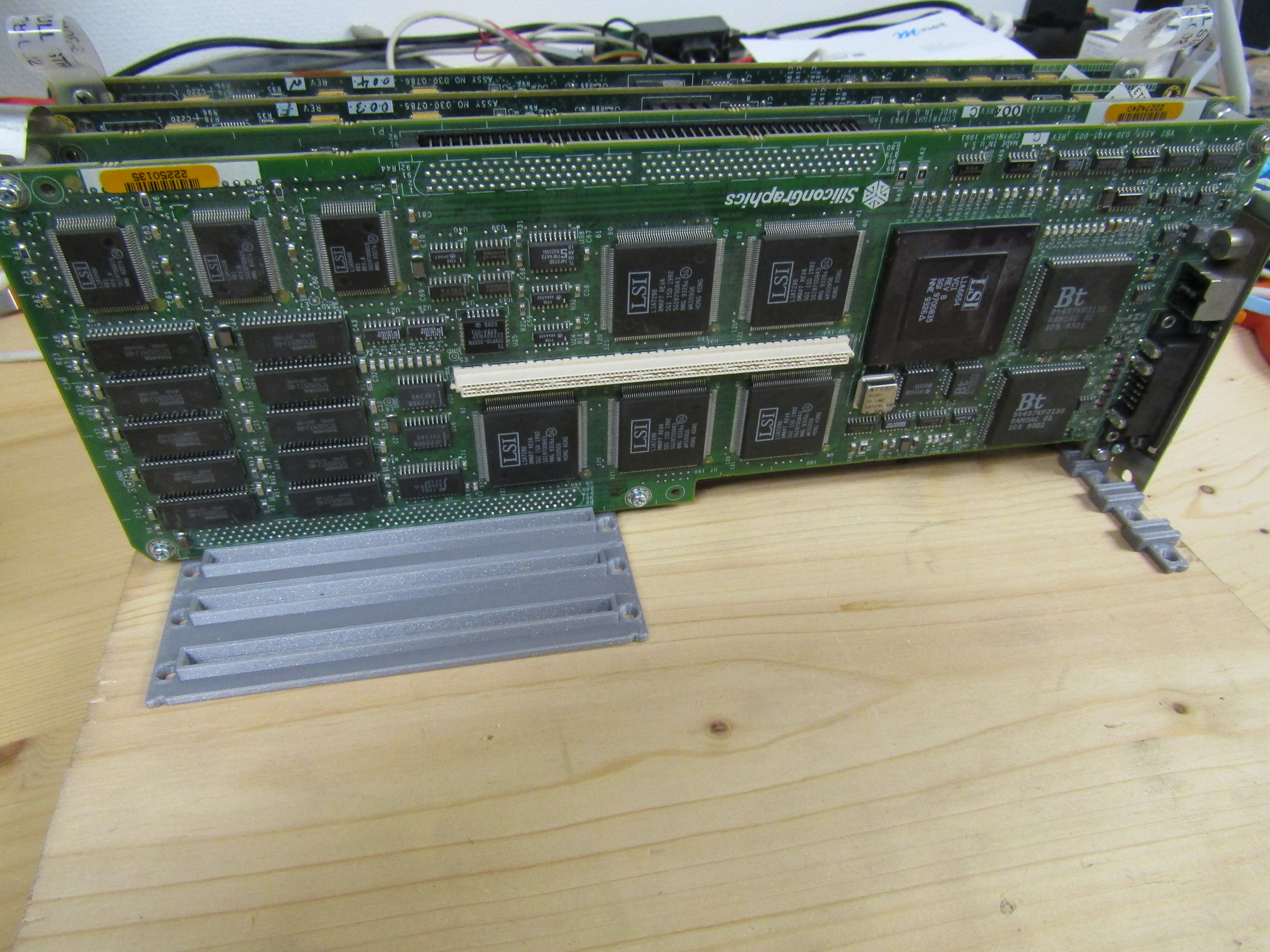 Extension card holder for storing SGI GIO64 cards