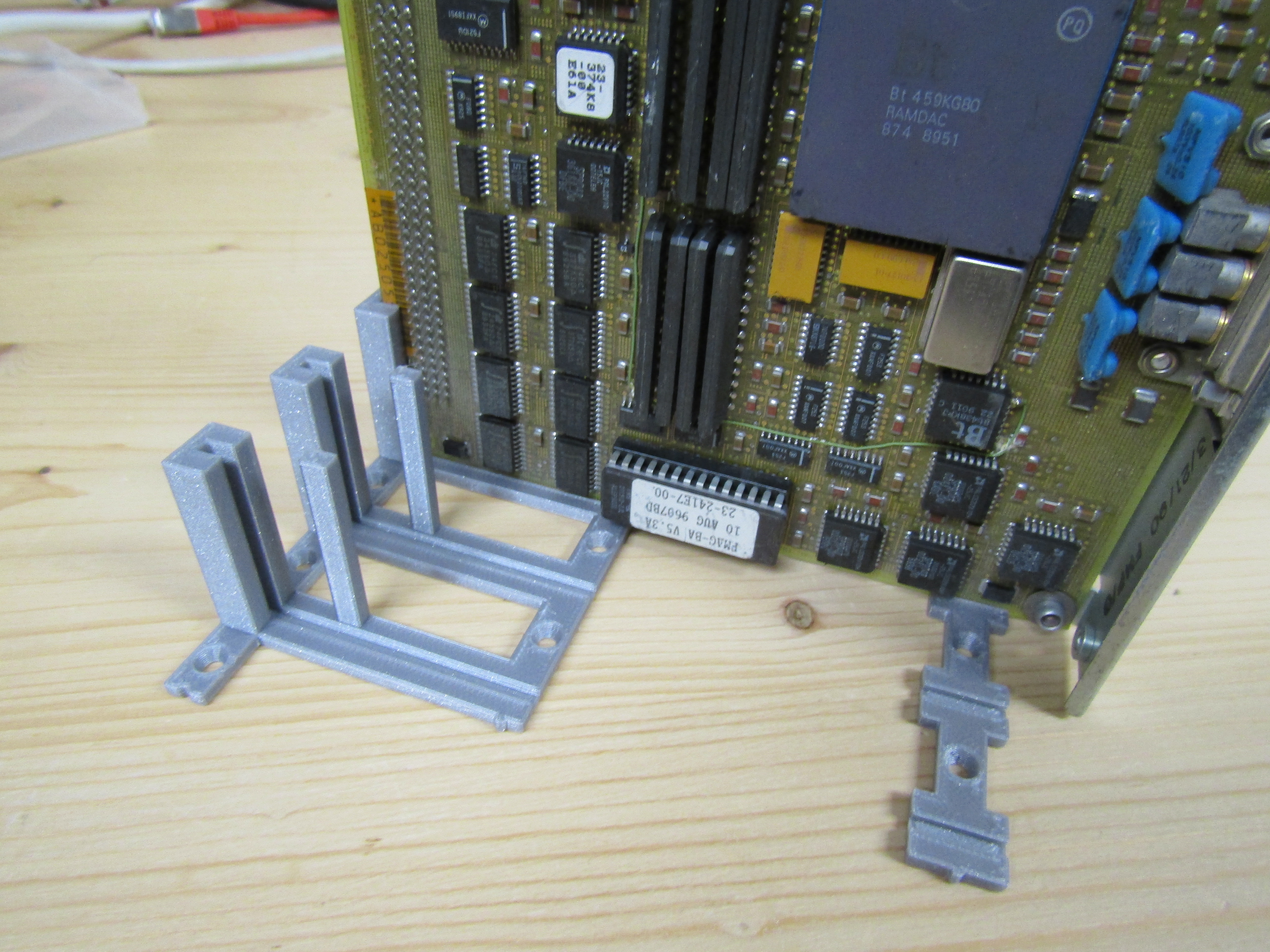 Extension card holder for storing DEC Turbochannel cards