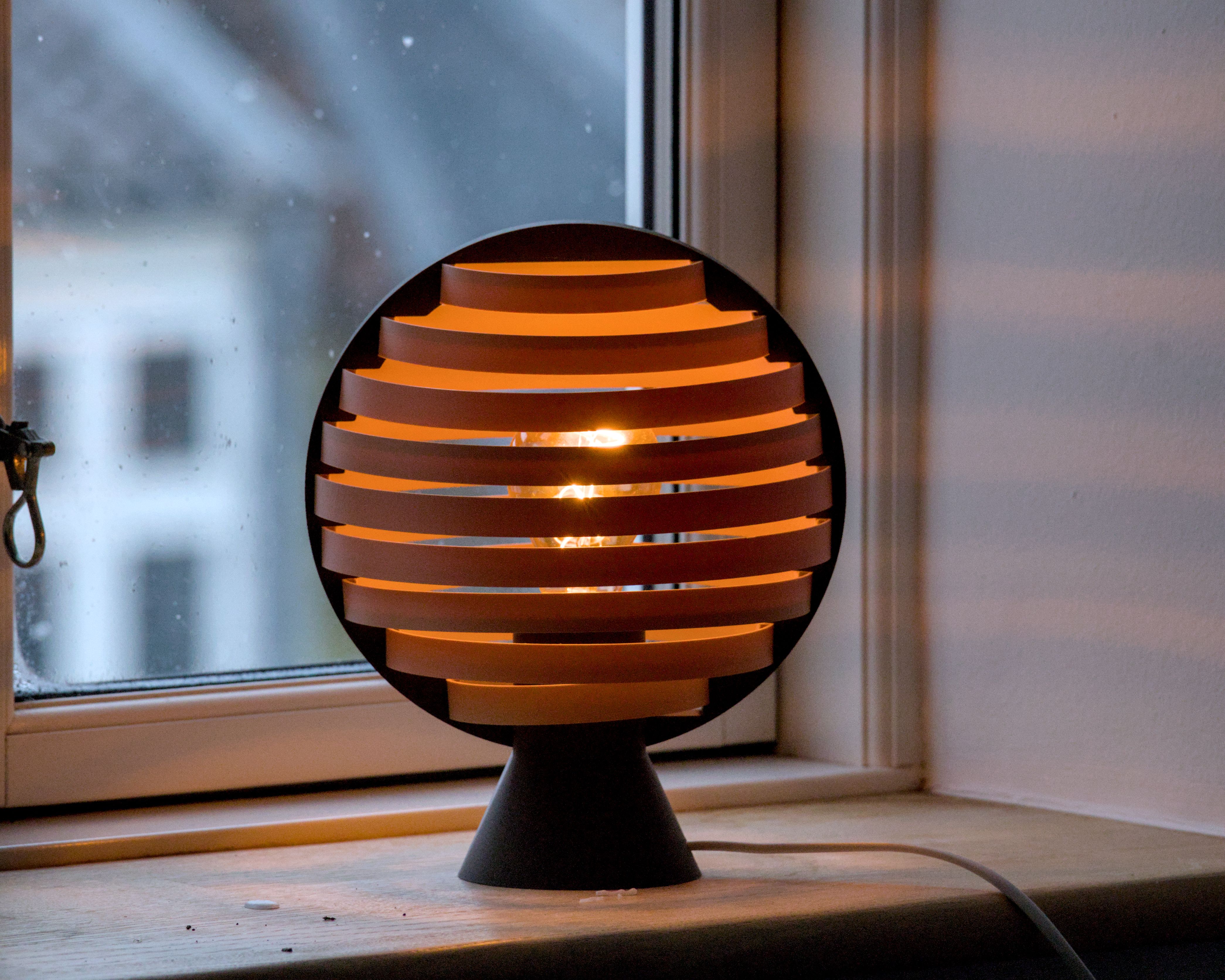Latitude lamp