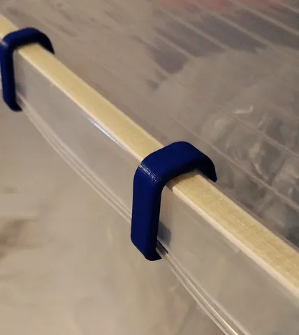 Action box clip (dry box accessory)