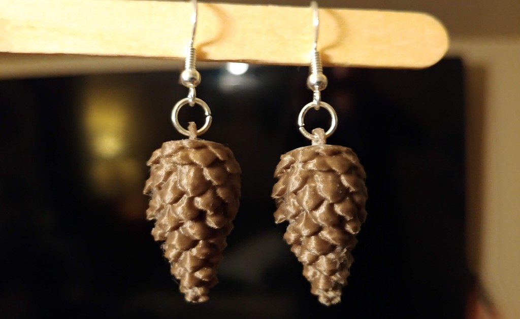 Miniatura 4 do modelo 3D Pine Cone Earrings