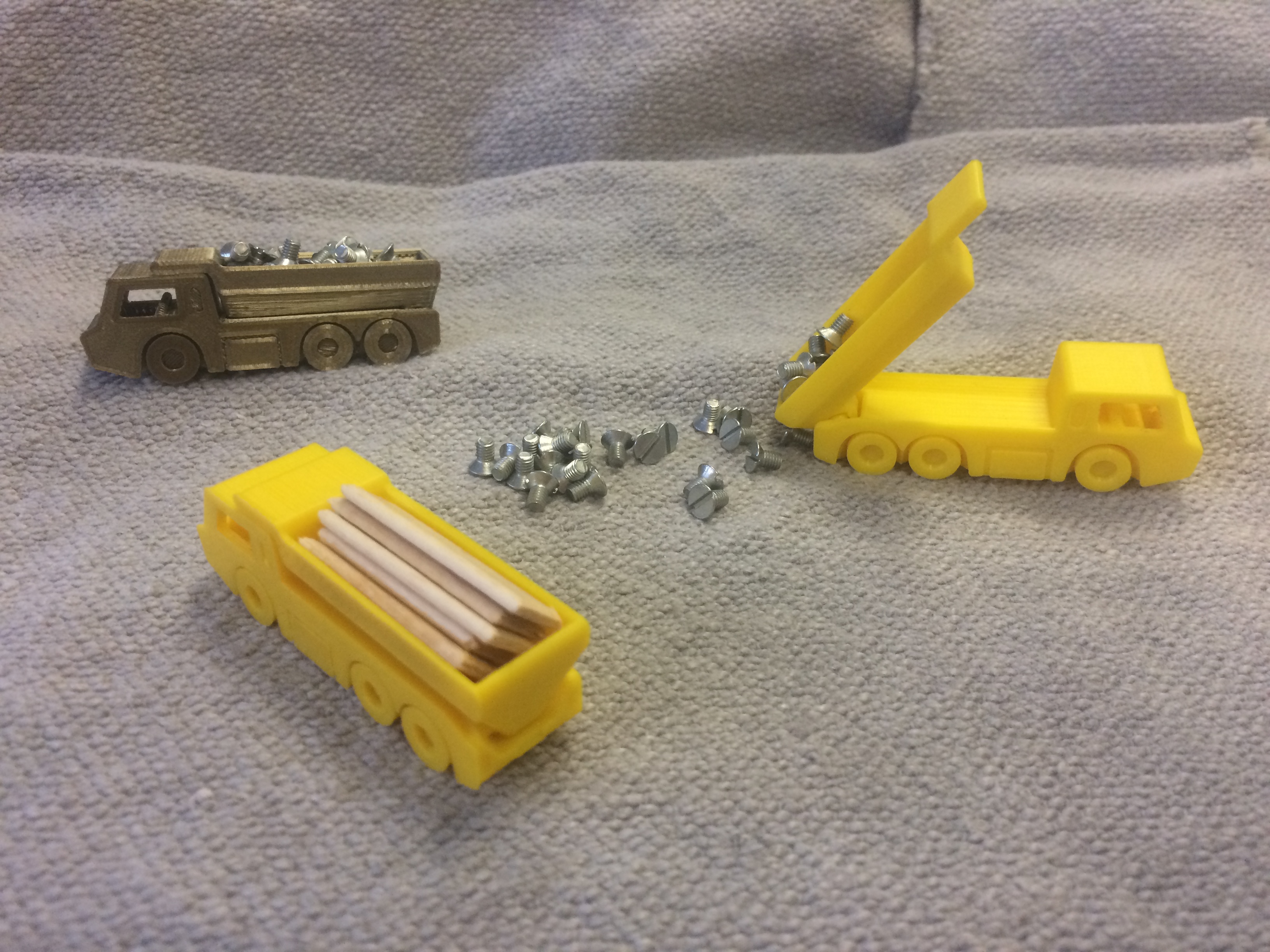 Small truck (printed in one piece)