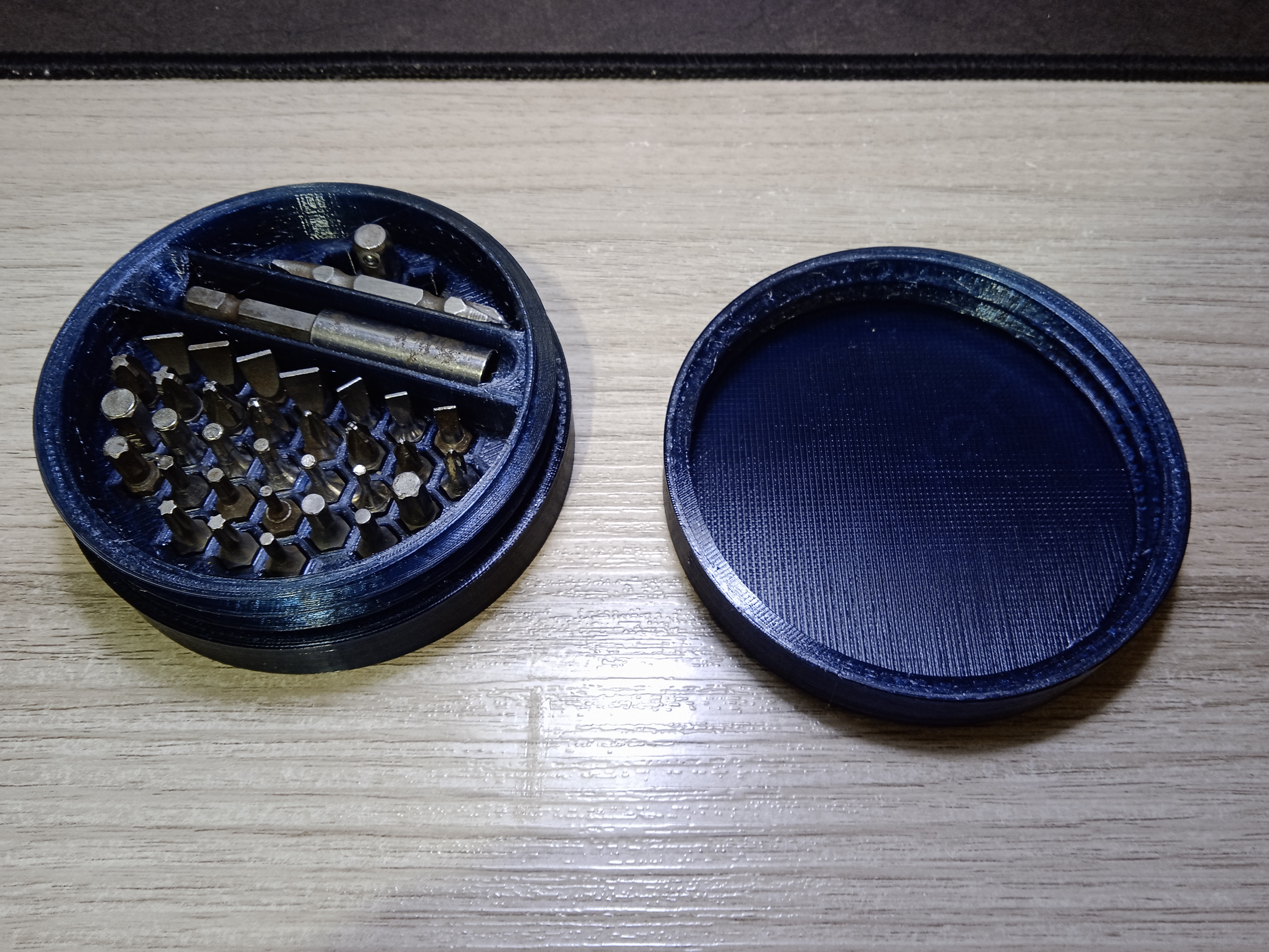 Miniatura 3 do modelo 3D Screw bit organizer case