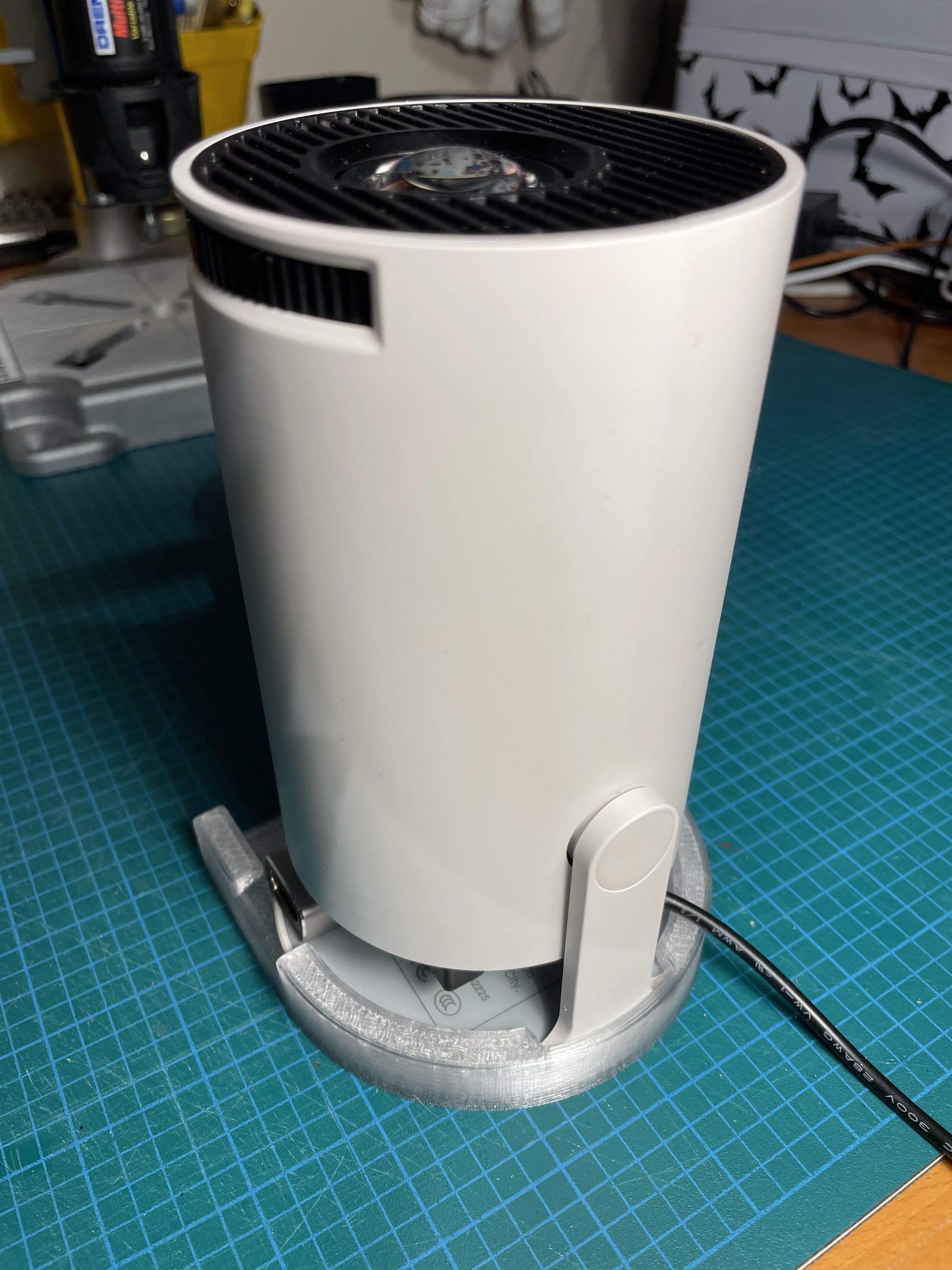 Magcubic HY300 Pro (2025 model) ceiling mount