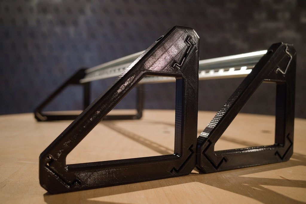 DIN rail stand (heavy duty) by unwohlpol Download free STL model