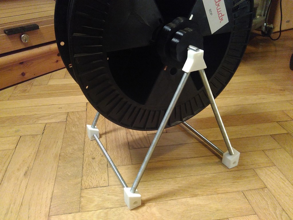 Simple filament spool holder