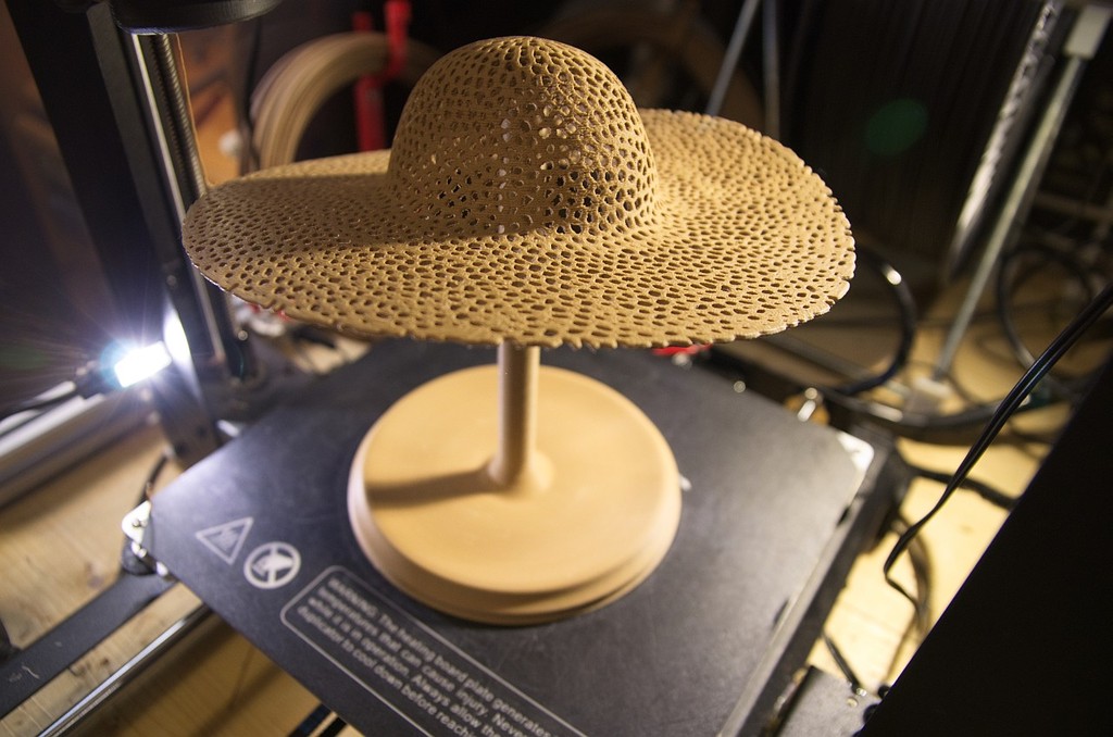 voronoi hat jewelry stand