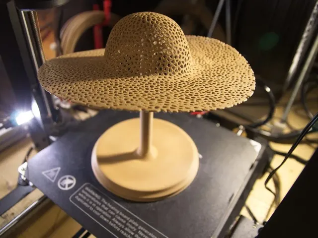 voronoi hat jewelry stand