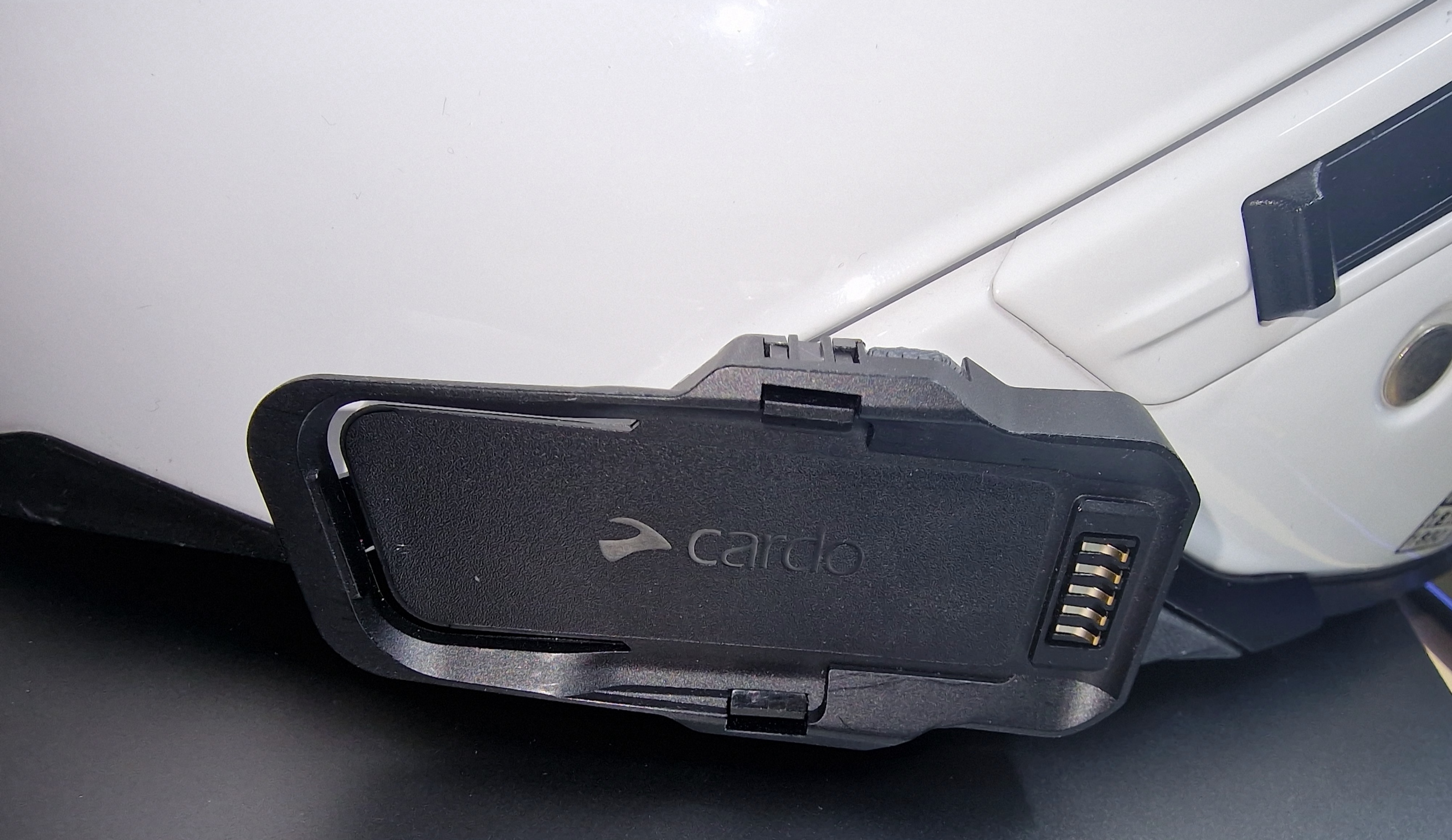 Cardo Packtalk Edge mount for Shoei helmets compatible with SRL-2