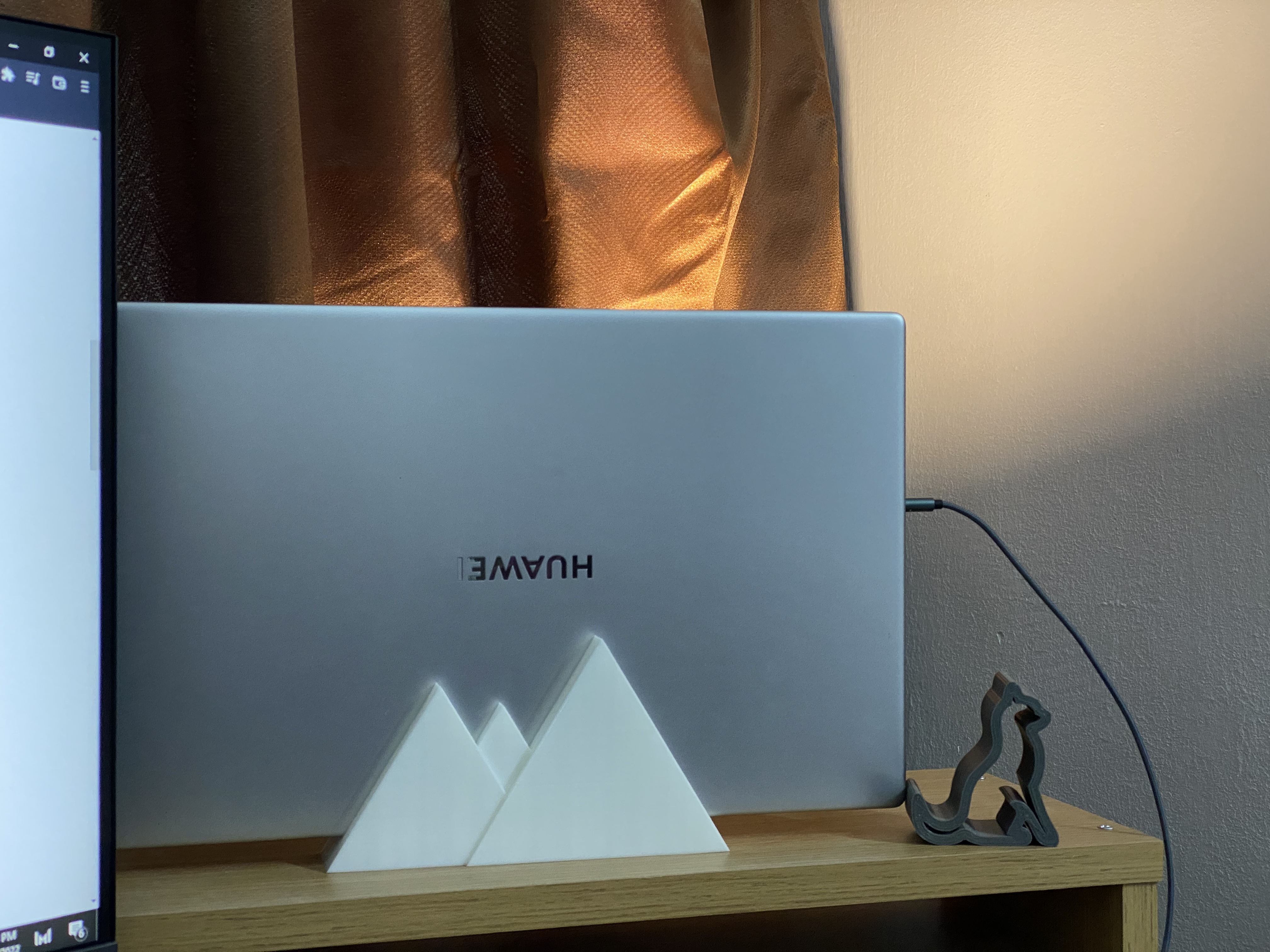 Mountains Laptop Stand