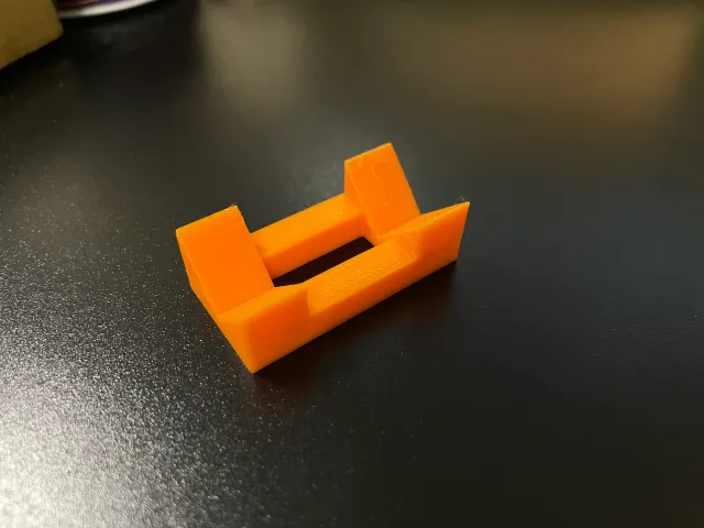 Bottle on its side holder (wedge)