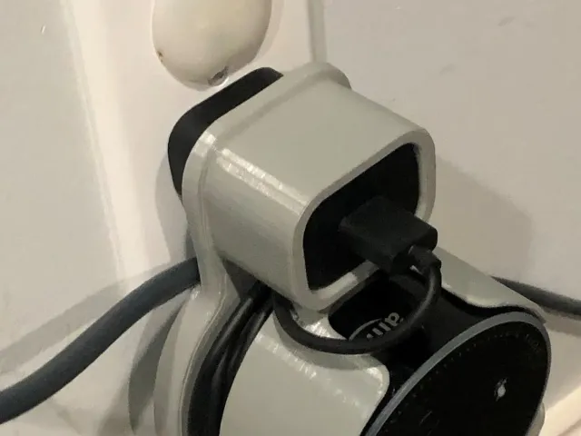 Echo Dot 2 US wall outlet mount