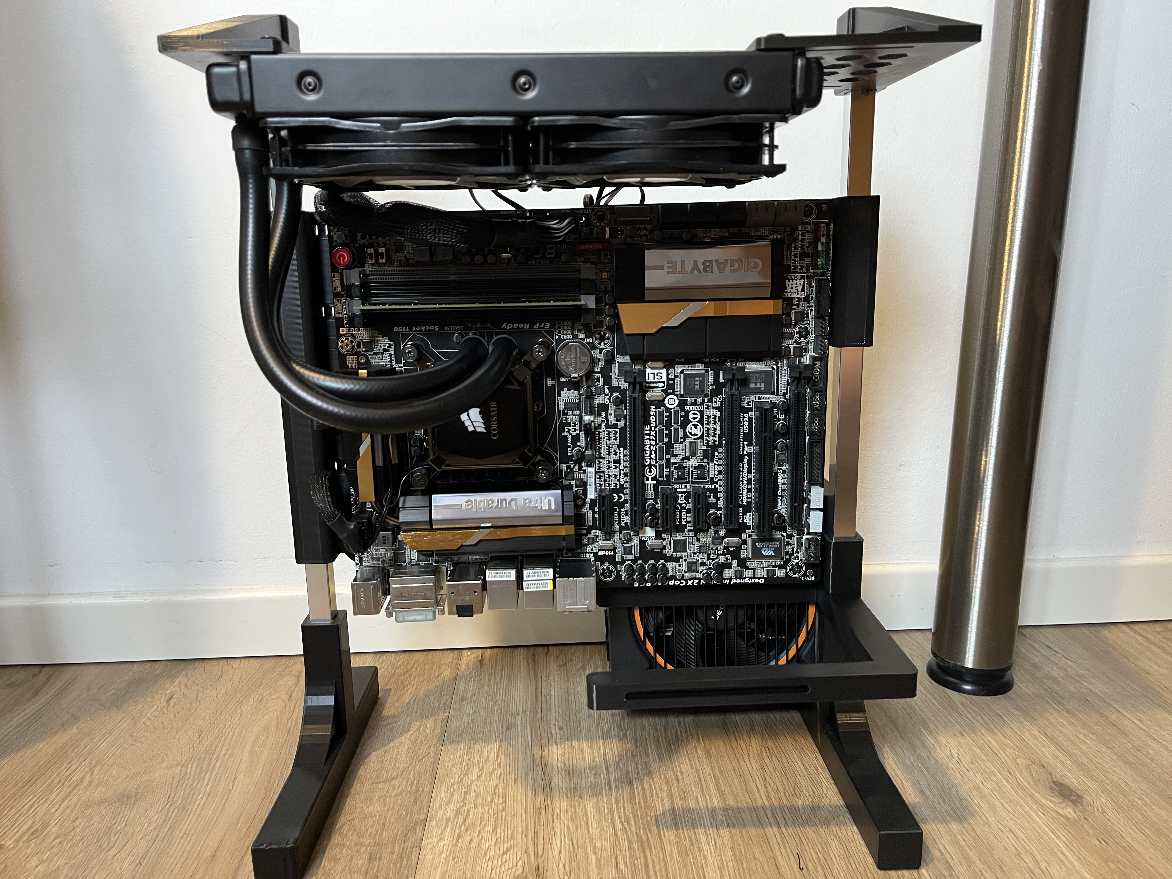 Miniatura 2 do modelo 3D Full ATX PC Bench / PC Case