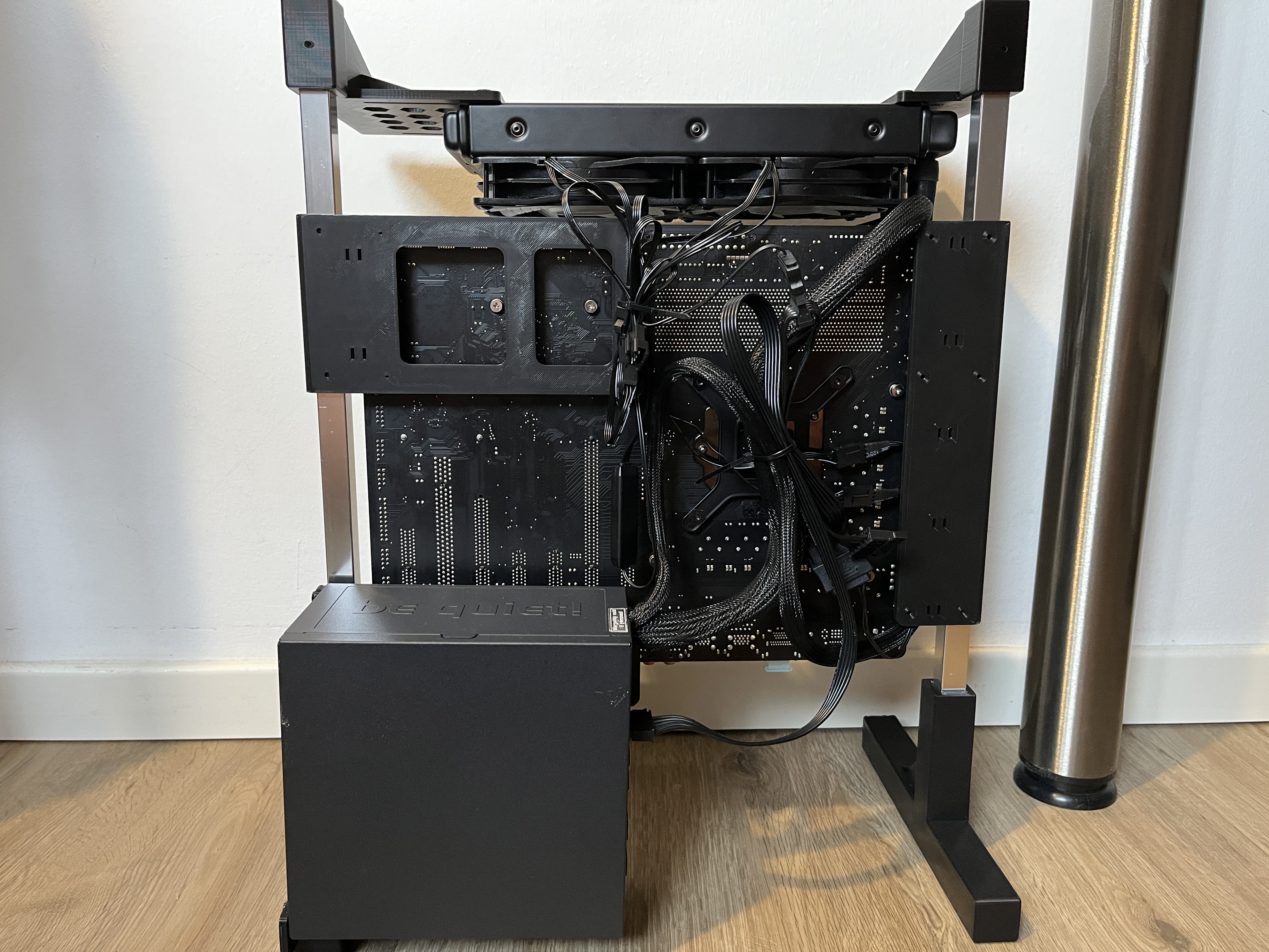 Miniatura 4 do modelo 3D Full ATX PC Bench / PC Case