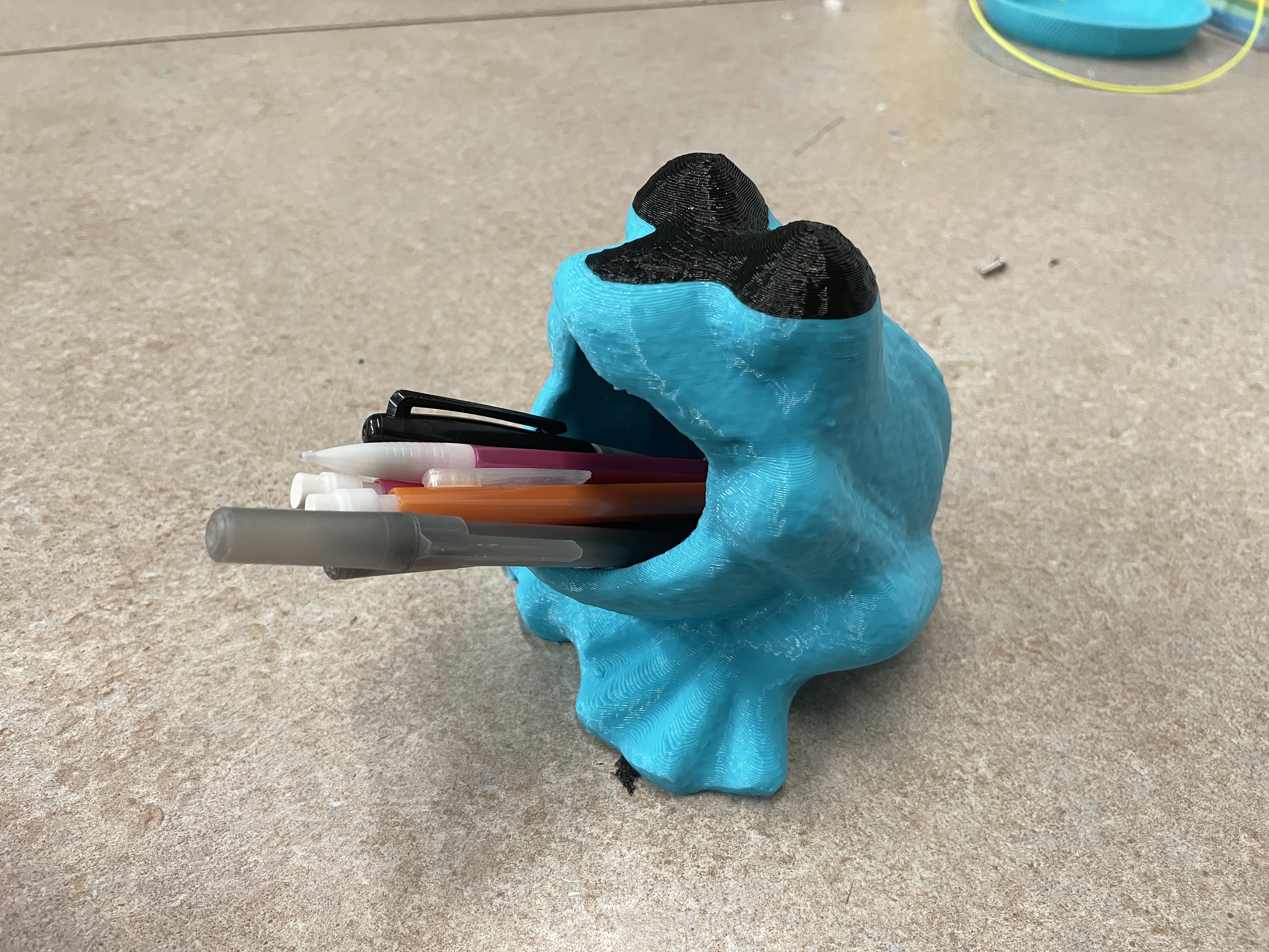 Miniatura 8 do modelo 3D Frog Pen Holder