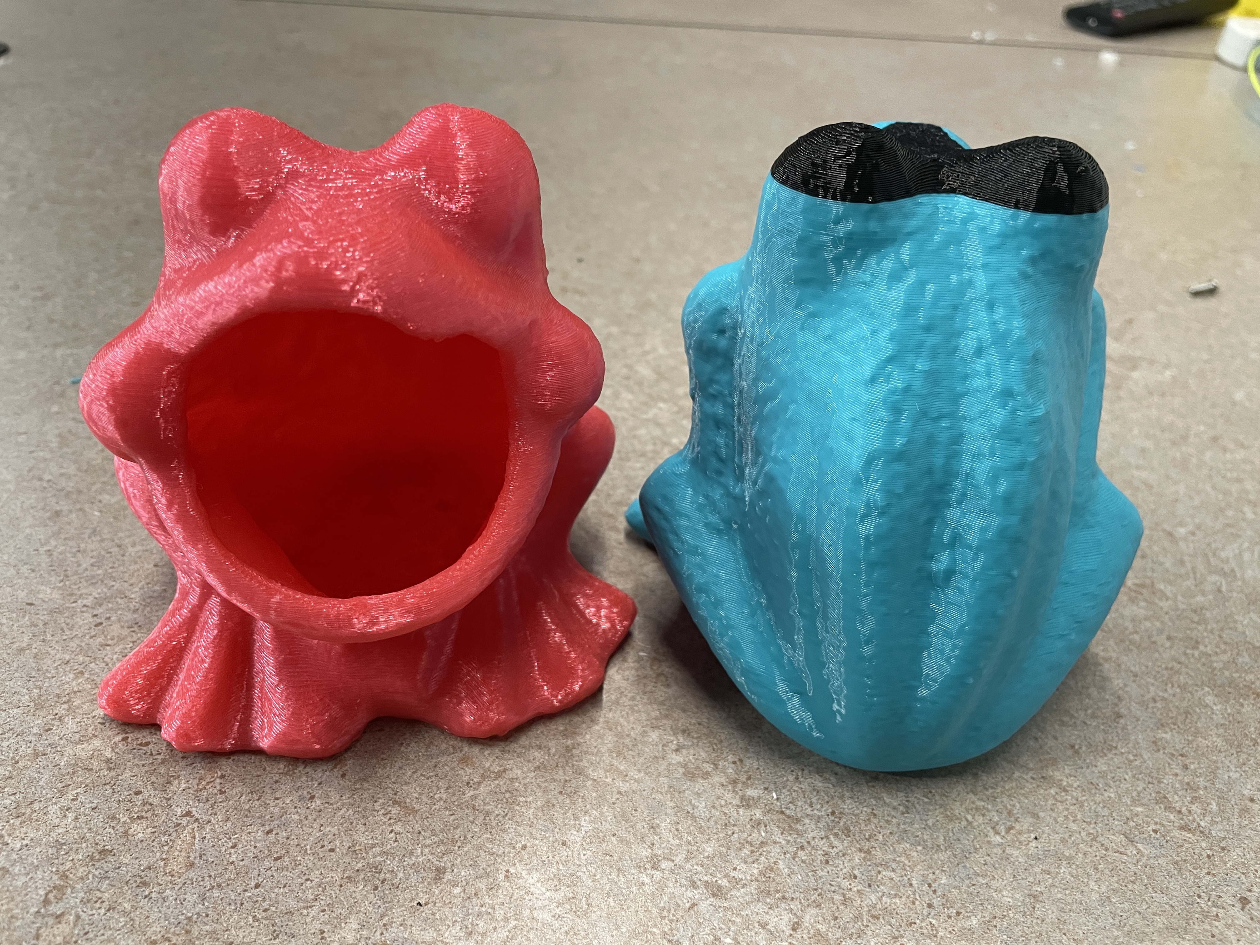 Miniatura 6 do modelo 3D Frog Pen Holder