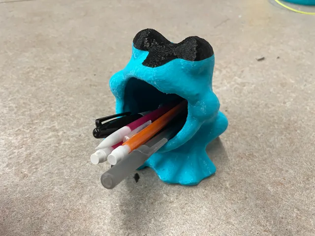 Frog Pen Holder