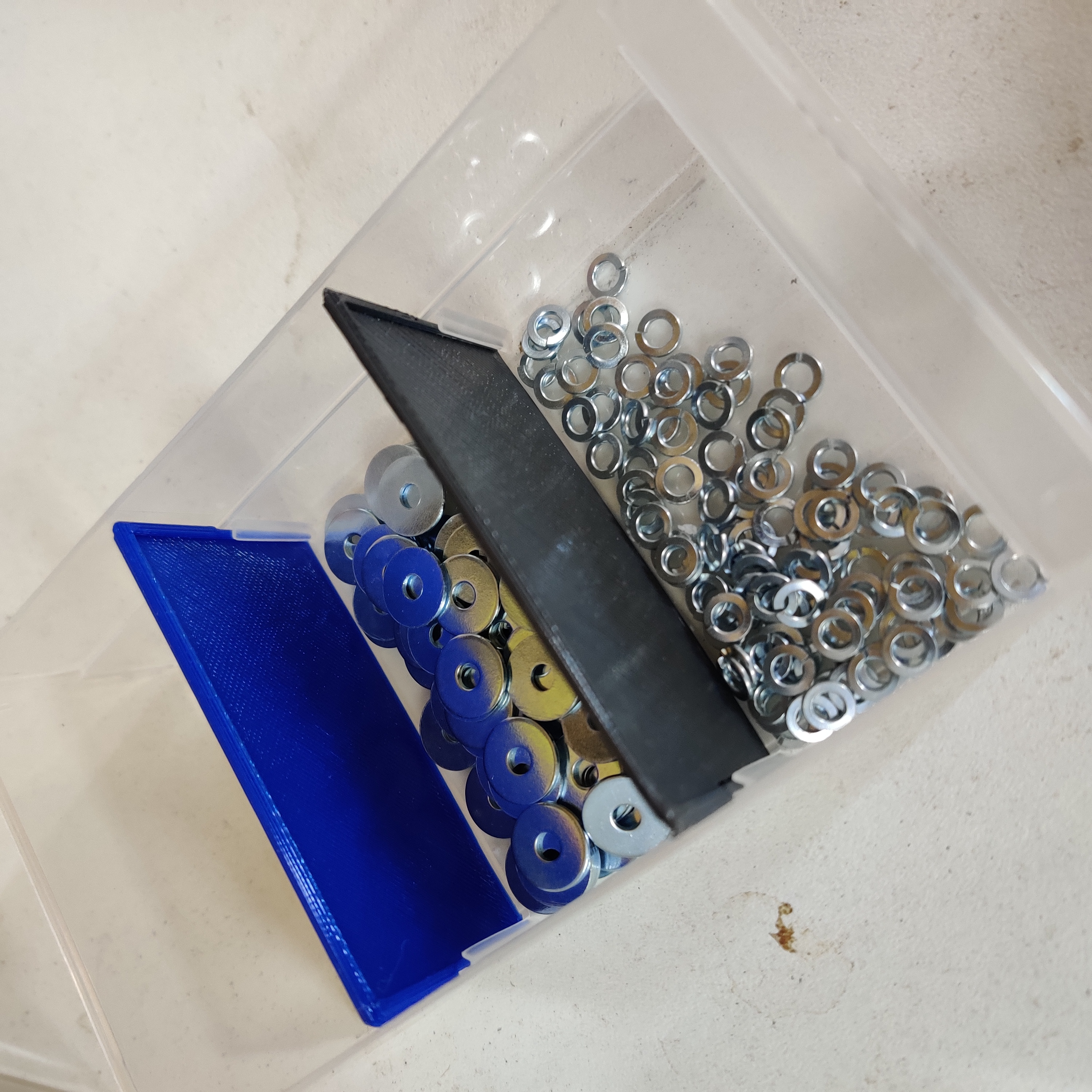 Divider for sorting box
