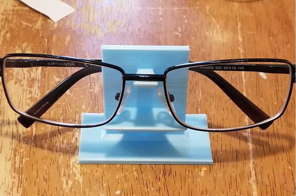 Eyeglass holder, supportless
