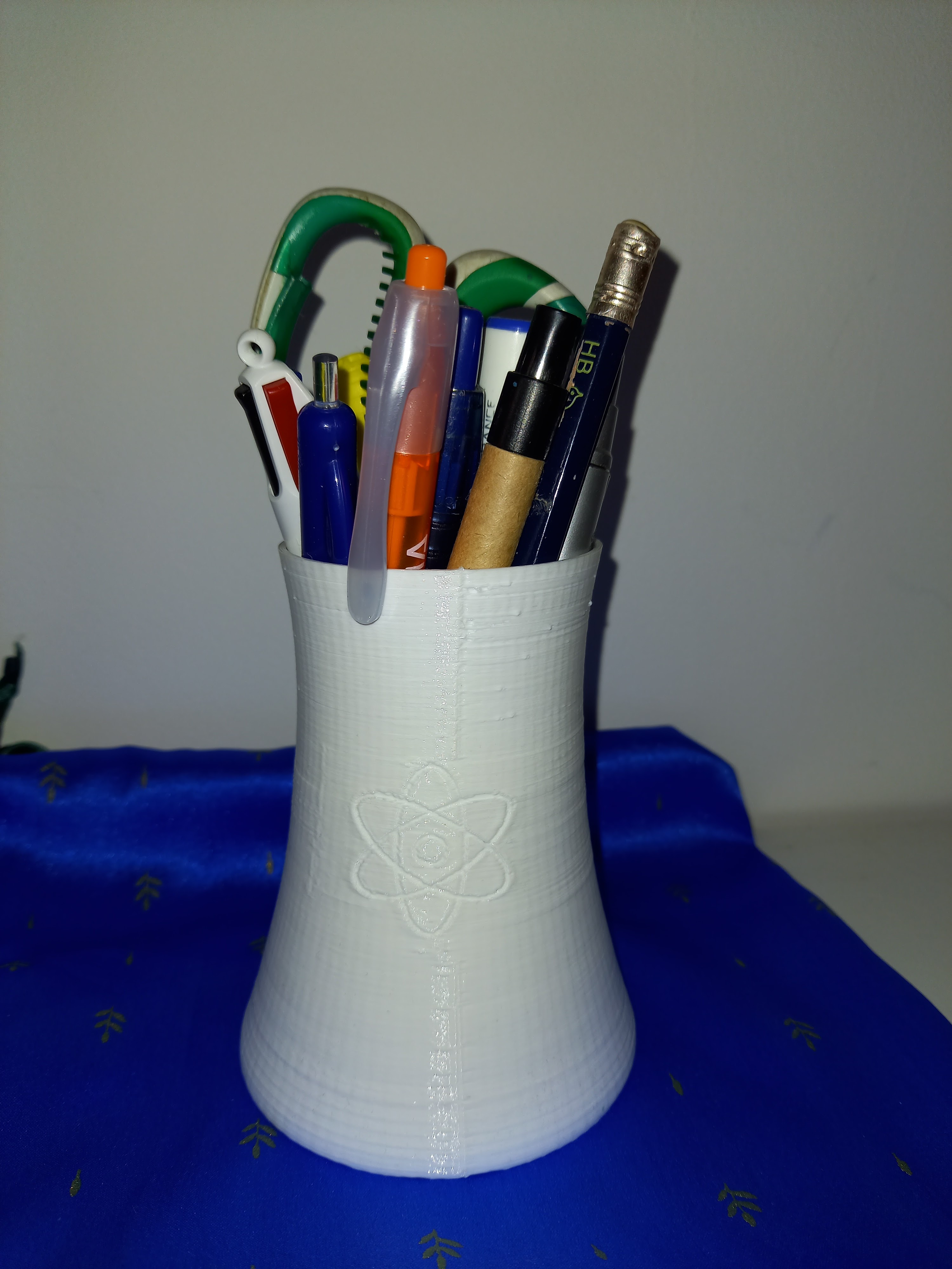 Nuclear pen holder