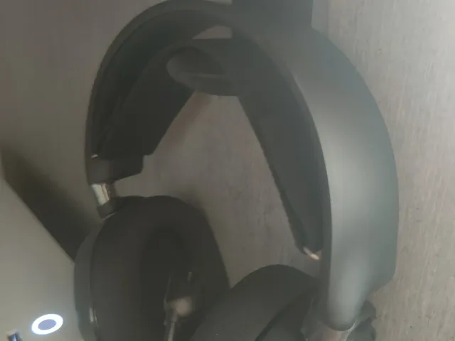 Headphone holder