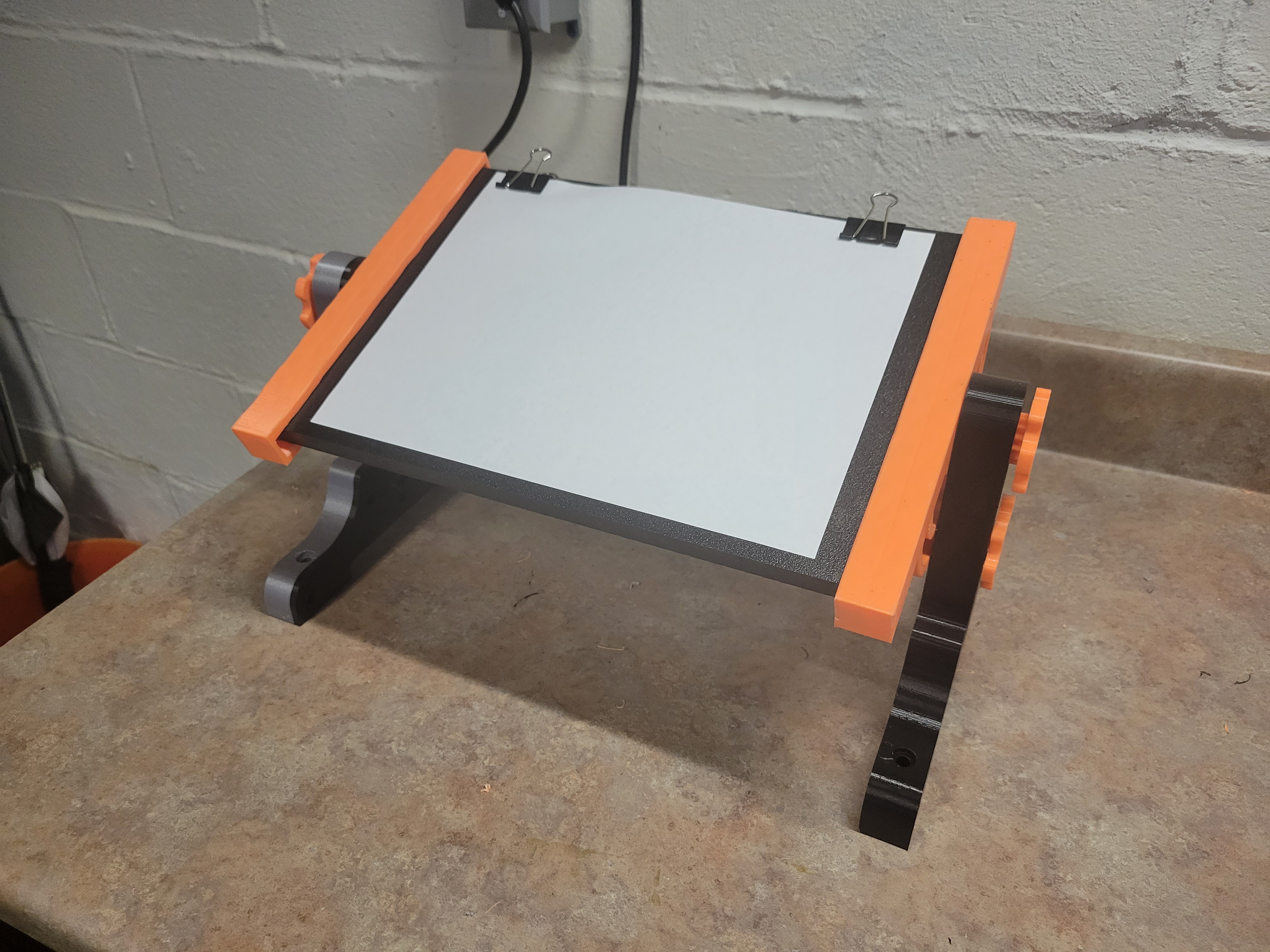 Miniatura 3 do modelo 3D Drafting Table / Print Table