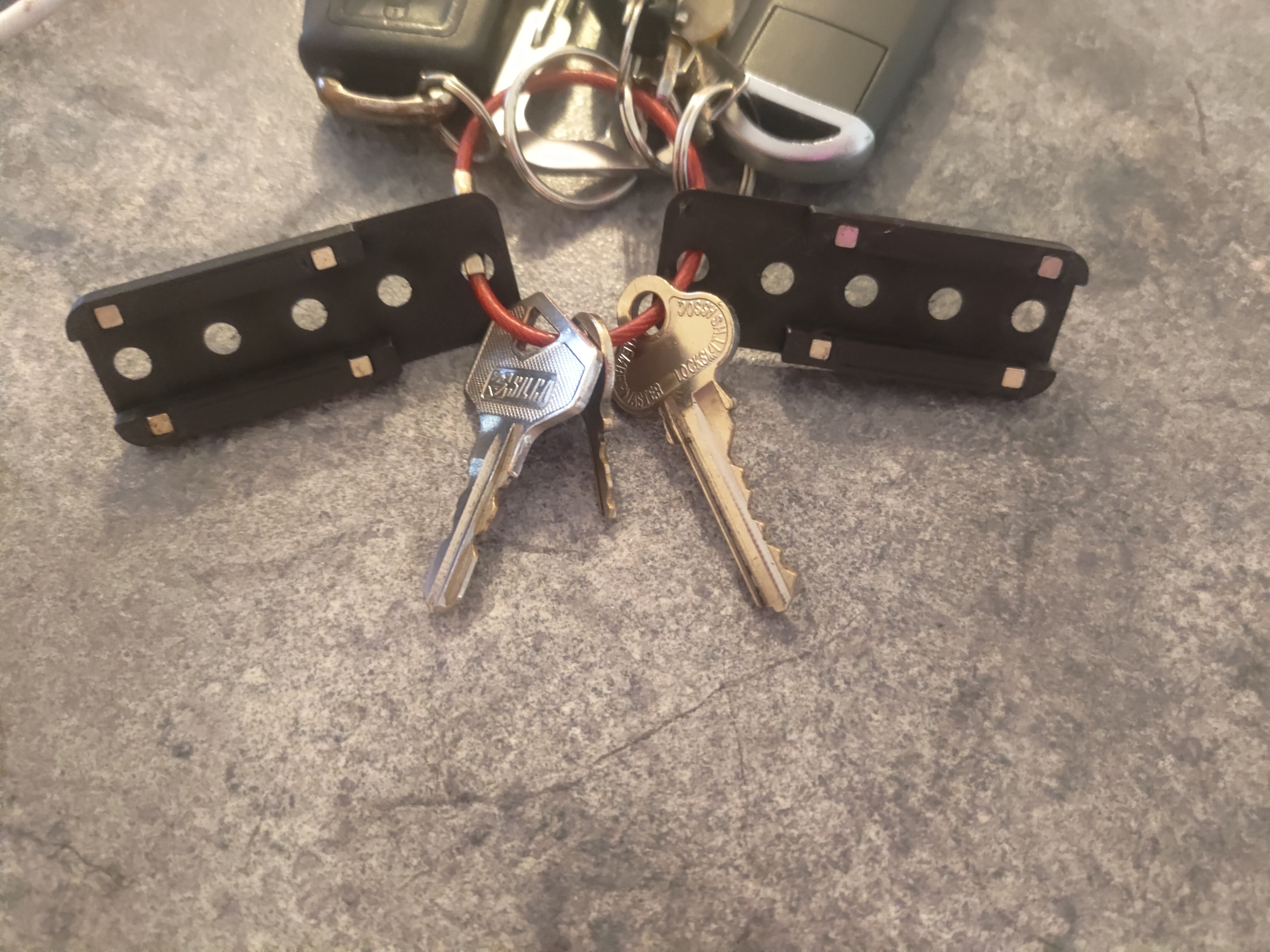 Magnetic key cradle / Keyring