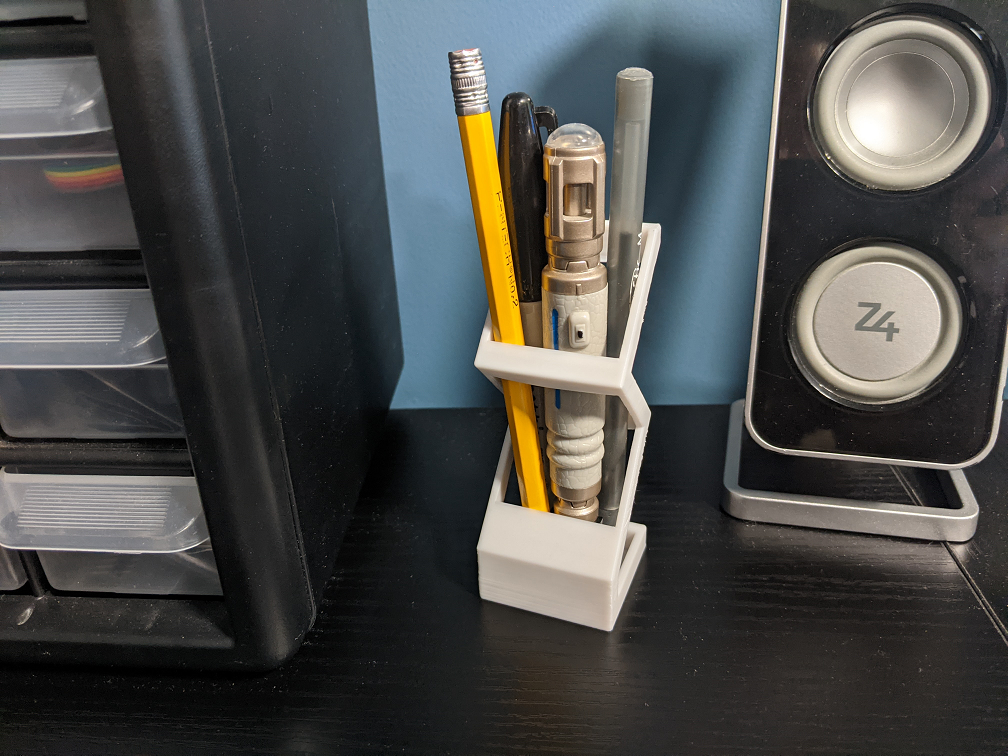 Modern Minimalist Pen Holder