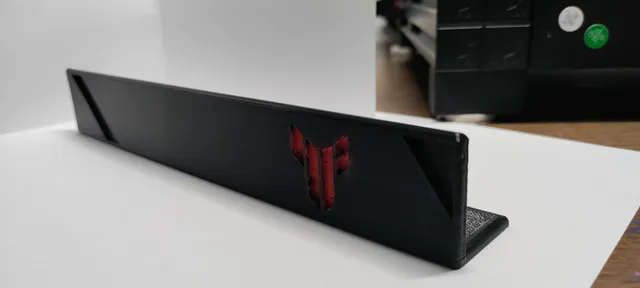 Vertical GPU riser cover