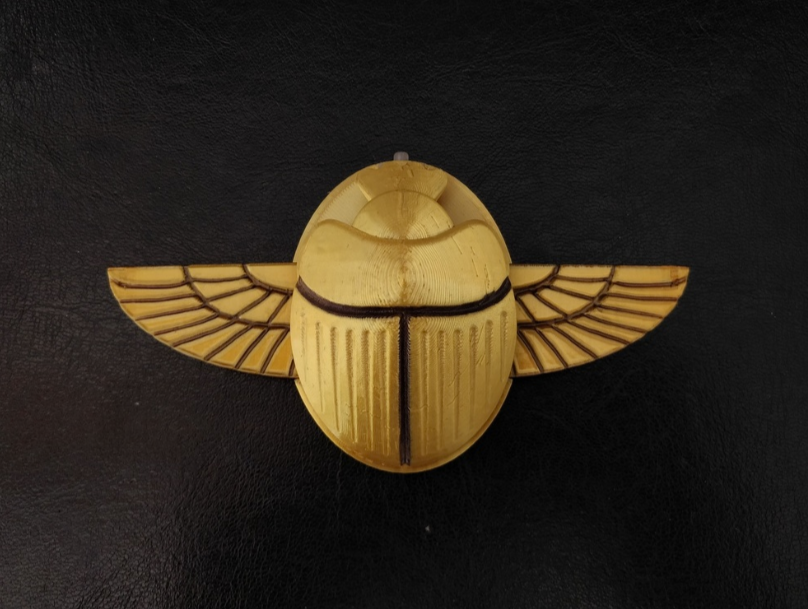 Egyptian scarab of Ammit from Moon Knight(foldable wings)