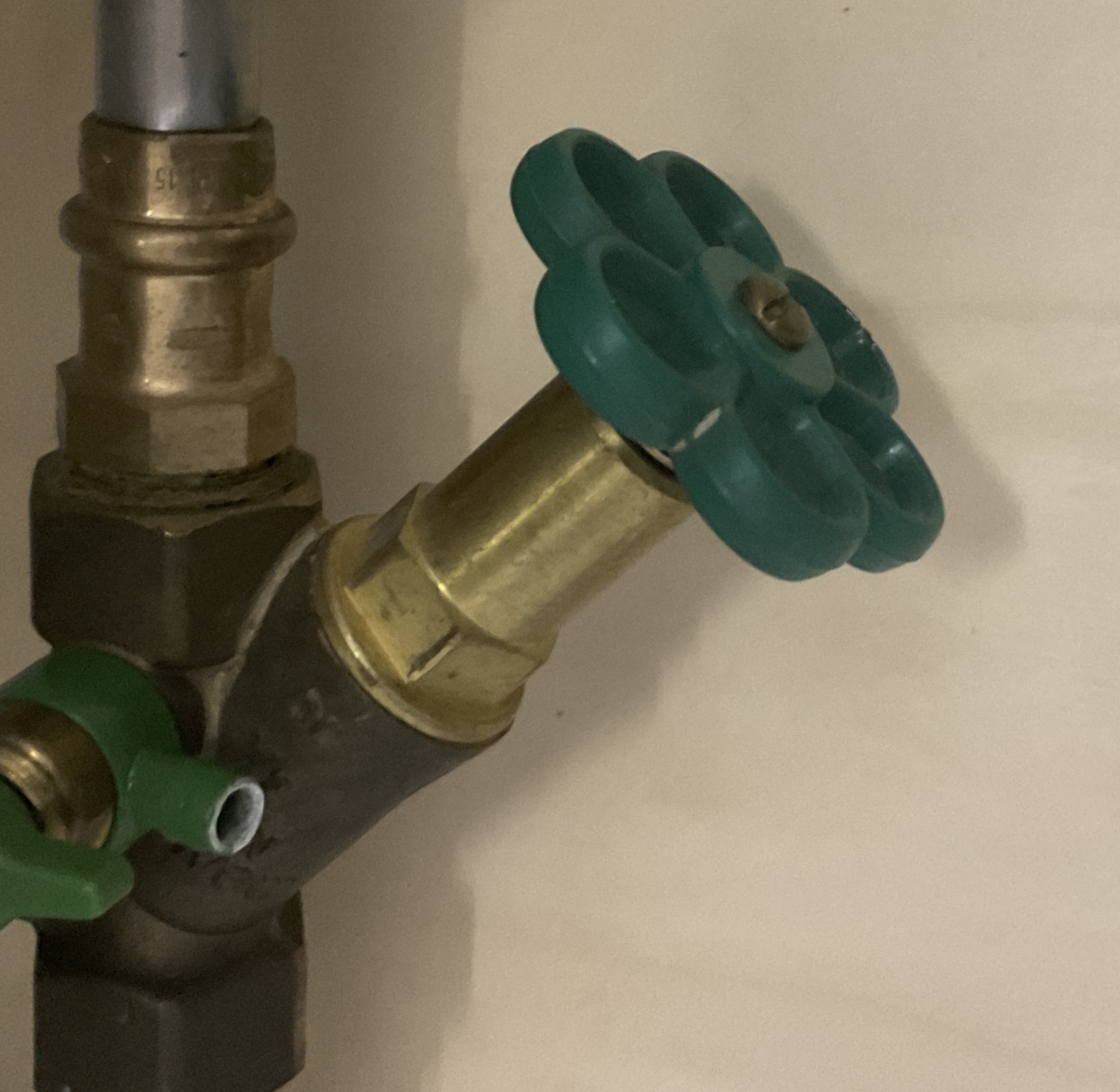 Hand wheel for a cut off valve