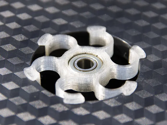 Springy Spool Hub (customizable)
