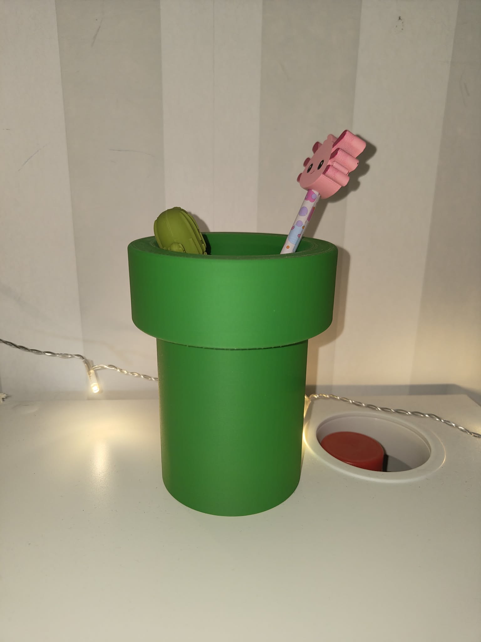 Super Mario Pipe Penholder