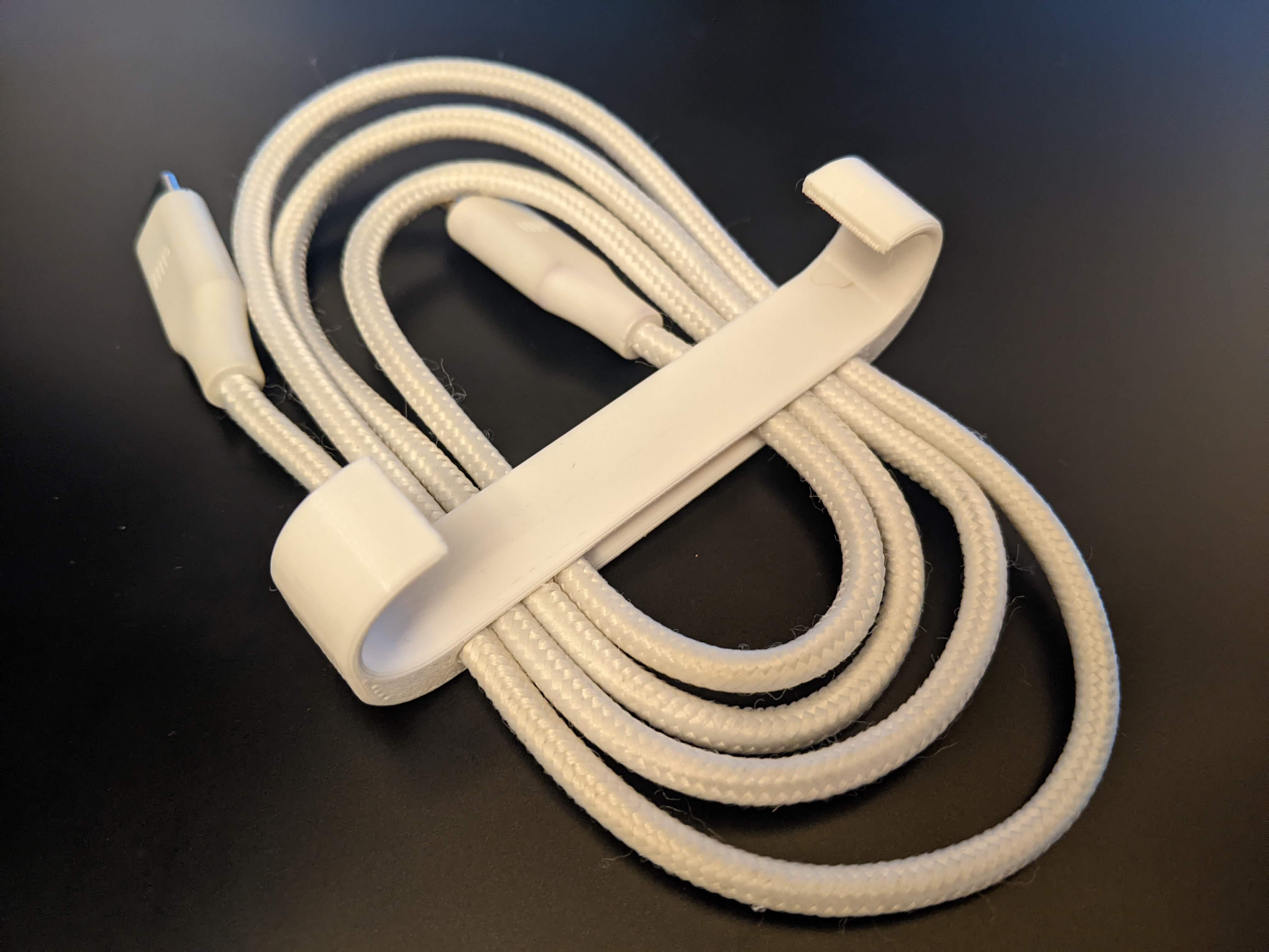 Miniatura 2 do modelo 3D Charge Cable Holder Clip