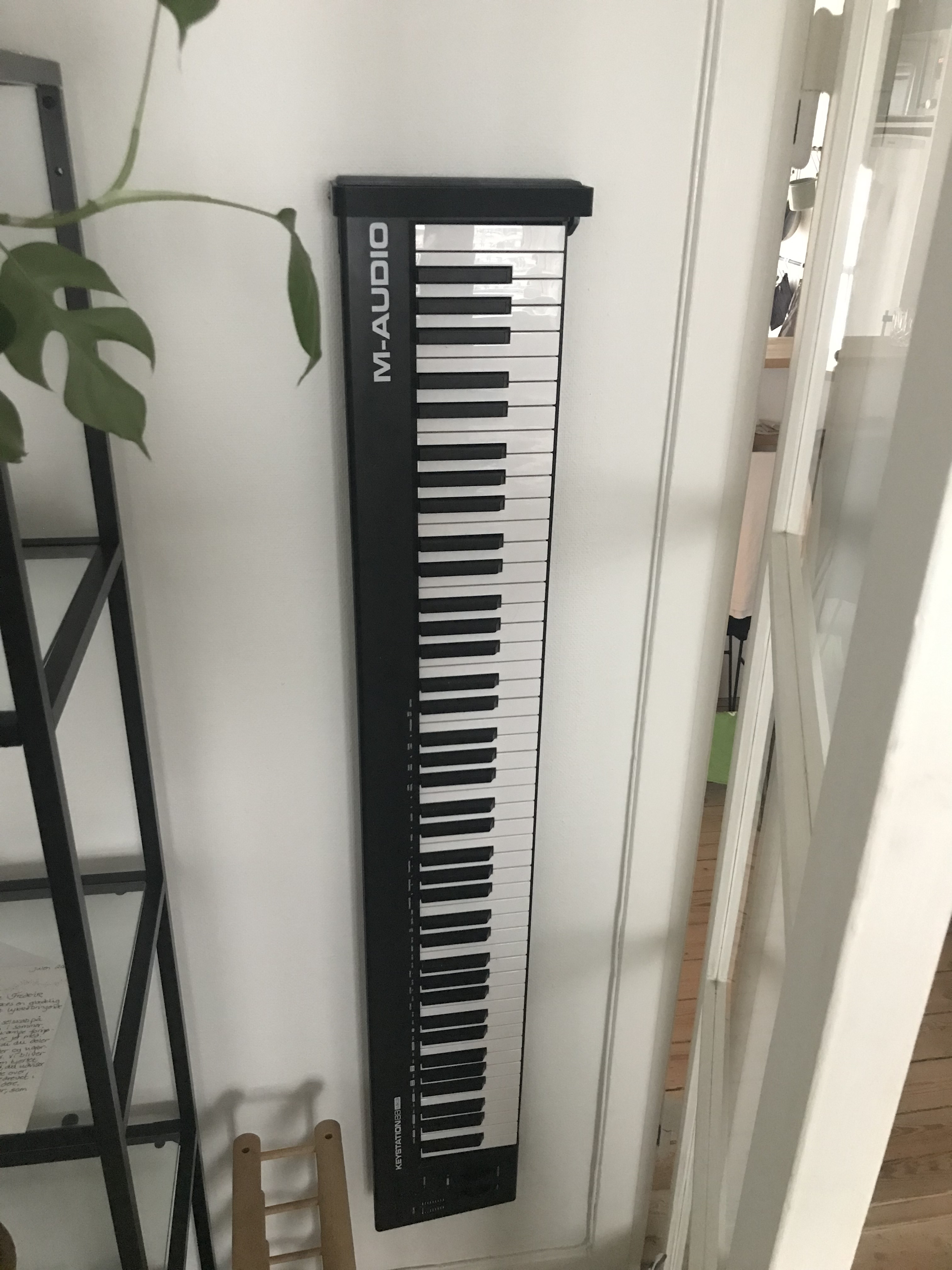 M-Audio Keystation 88 MK3 wall mount